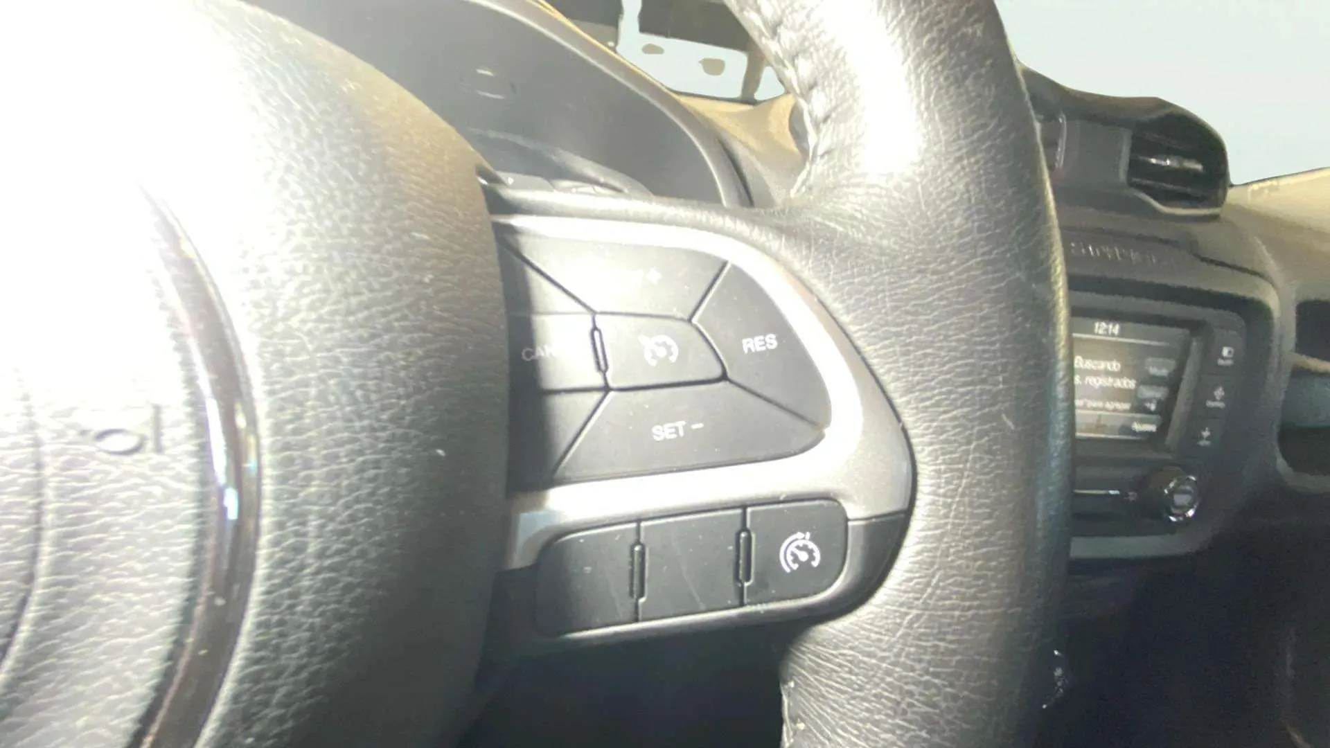 Jeep Renegade 1.6 E-TORQ Longitude FWD E6 - foto 27
