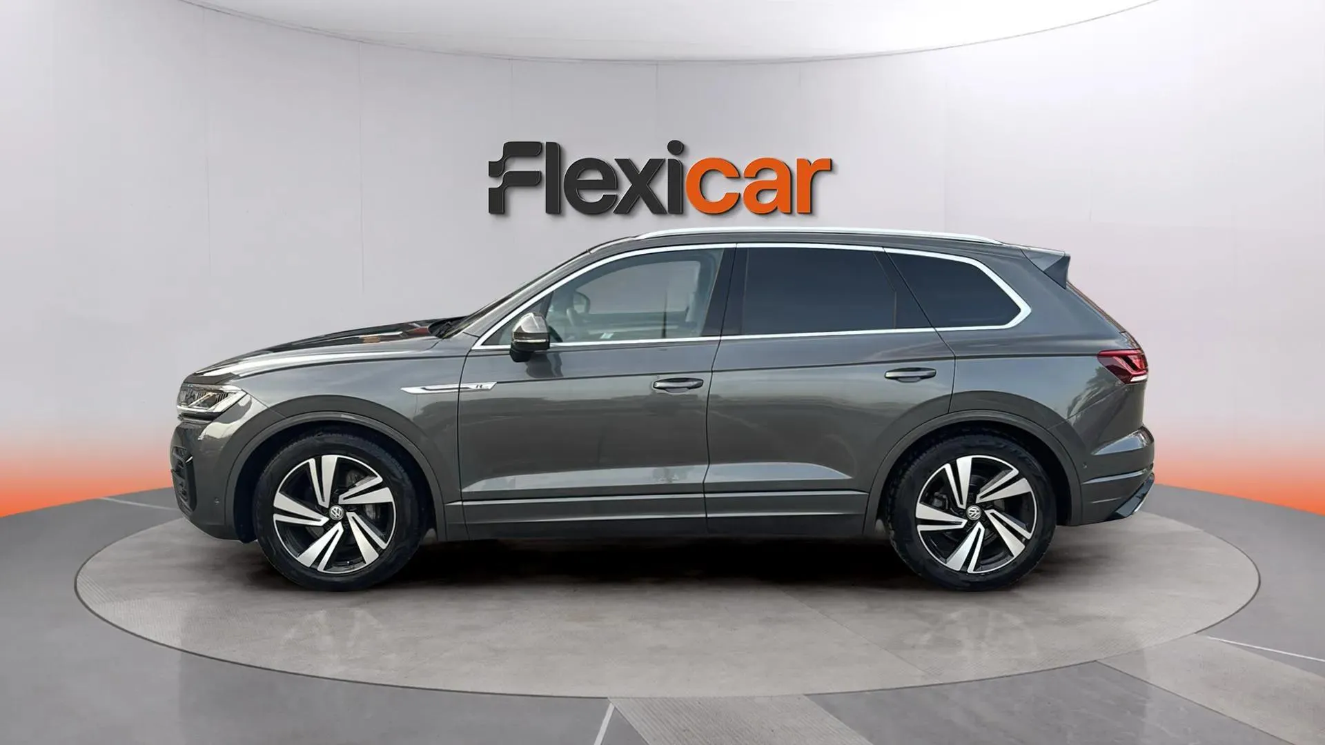 Volkswagen Touareg R-Line 3.0 TDI Tip 4Motion - foto 4