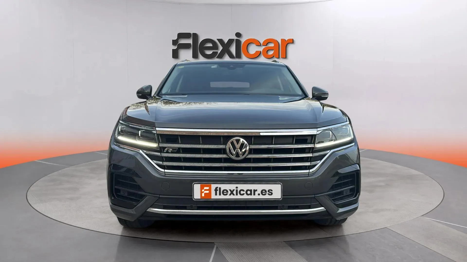 Volkswagen Touareg R-Line 3.0 TDI Tip 4Motion - foto 2