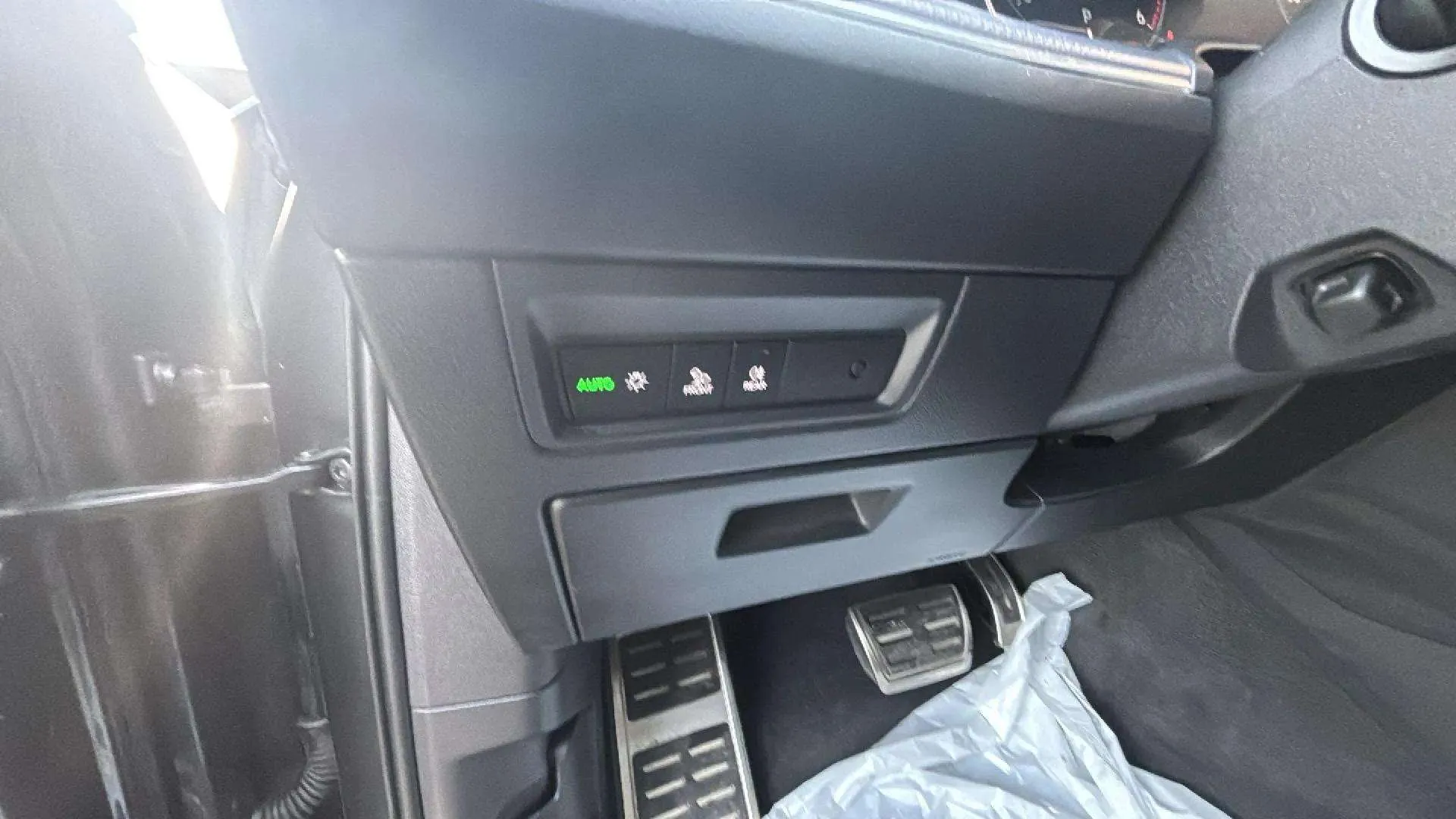 Volkswagen Touareg R-Line 3.0 TDI Tip 4Motion - foto 14