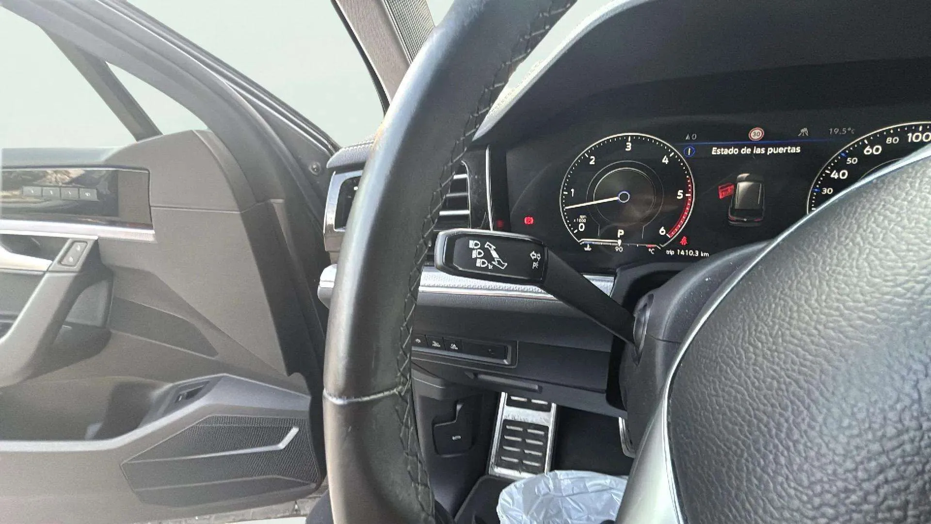 Volkswagen Touareg R-Line 3.0 TDI Tip 4Motion - foto 17