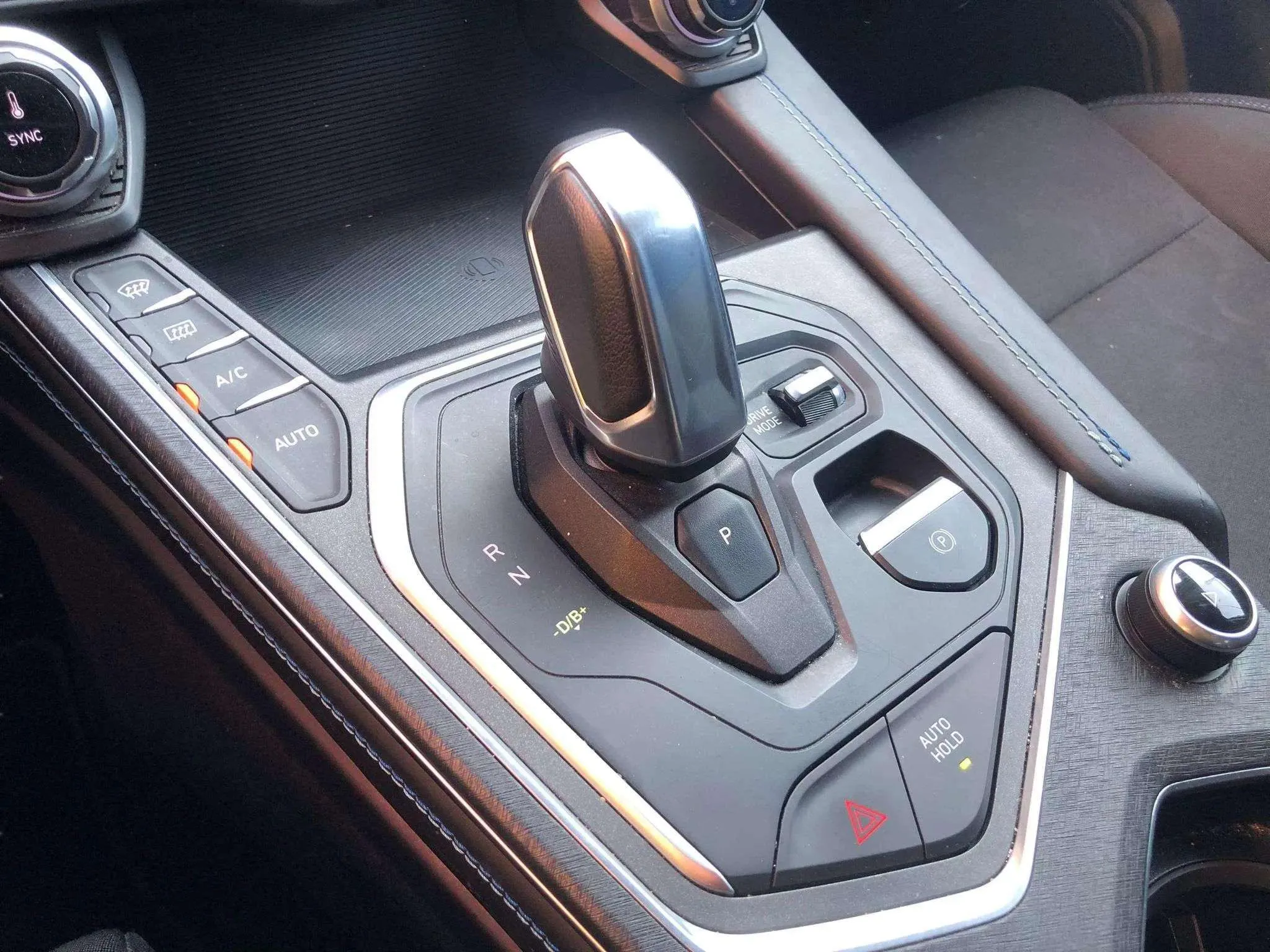 Lynk & Co 01 1.5 PHEV - foto 15