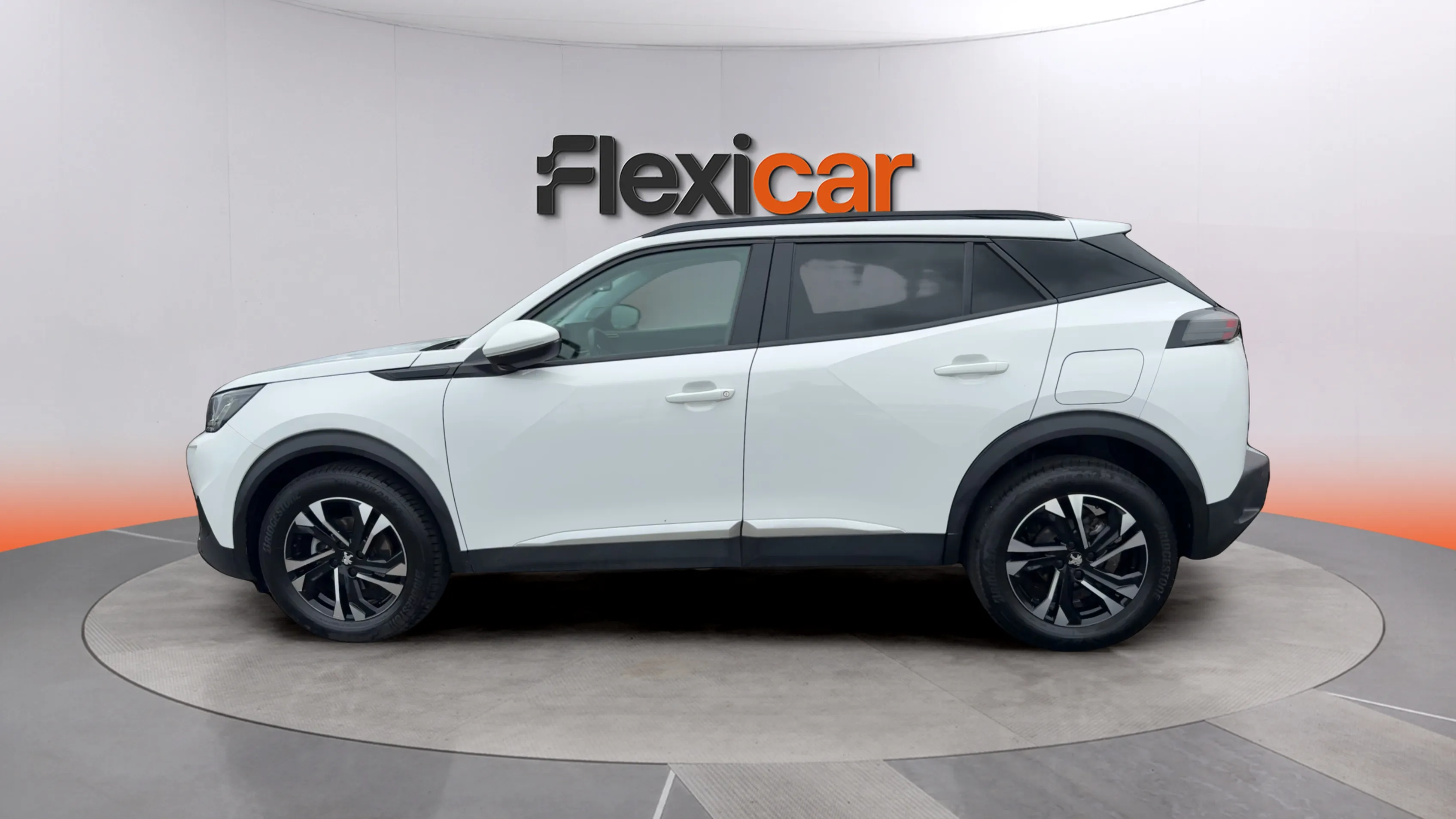 Peugeot 2008 Allure PureTech 100 BVM6 - foto 4