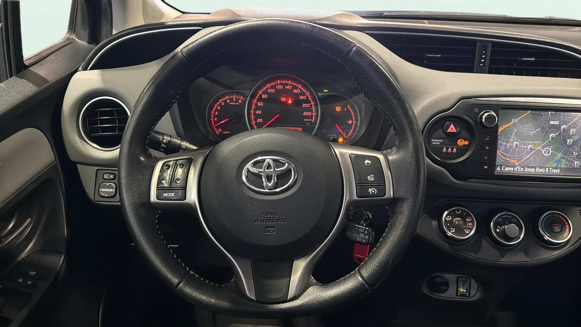 Toyota Yaris 1.3 100 Active - foto 13