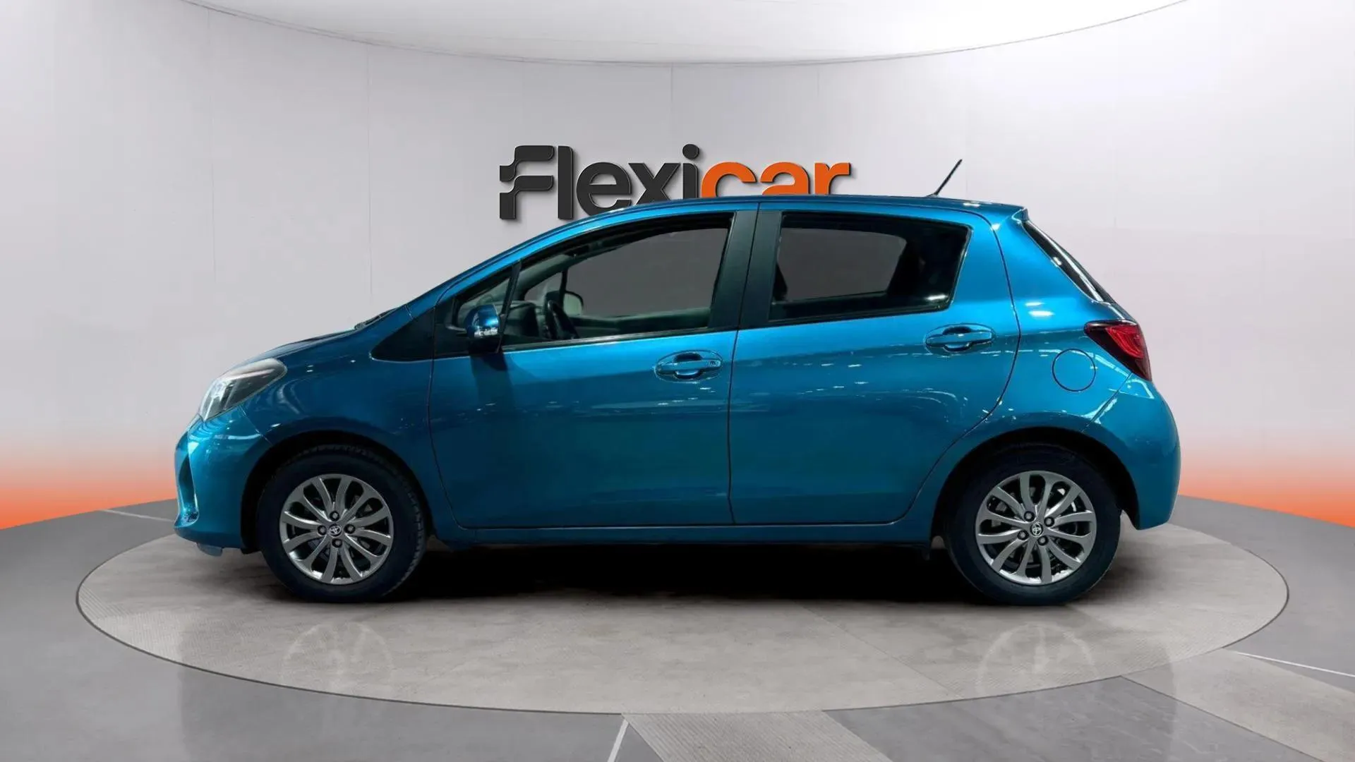 Toyota Yaris 1.3 100 Active - foto 4