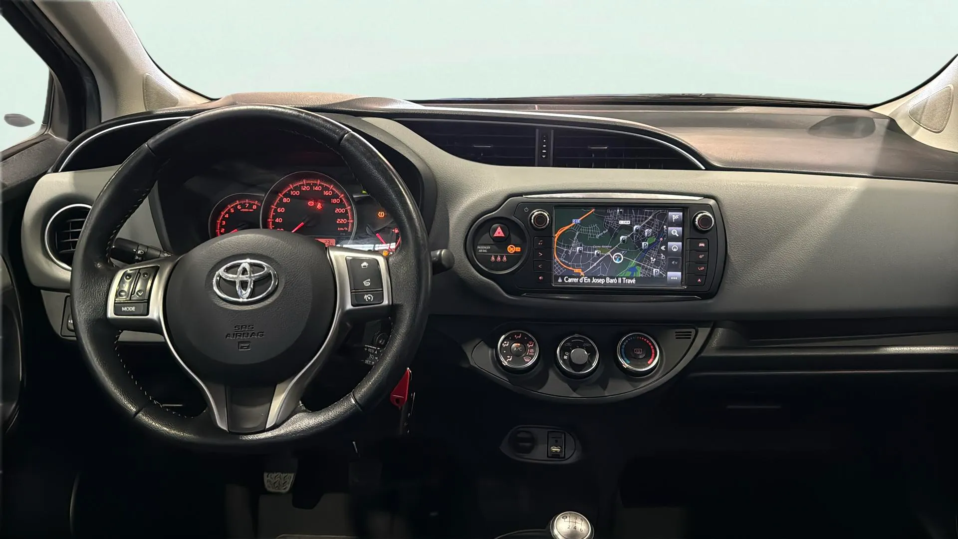 Toyota Yaris 1.3 100 Active - foto 18