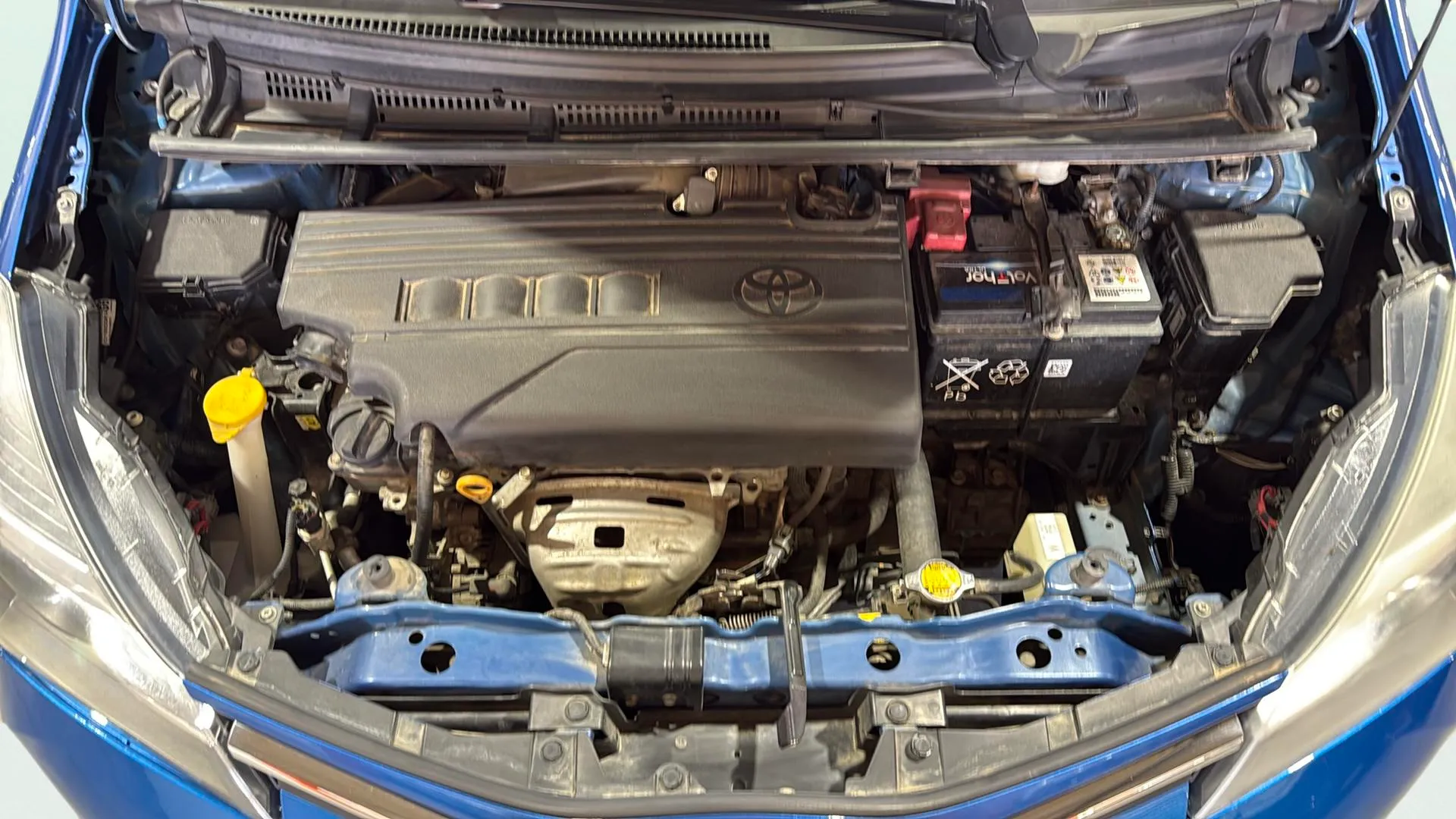 Toyota Yaris 1.3 100 Active - foto 25