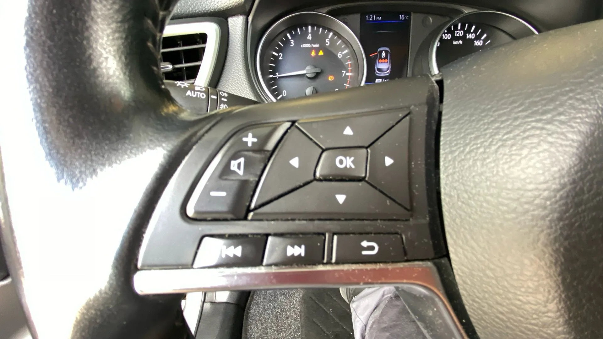 Nissan Qashqai DIG-T E6D DCT N-Motion - foto 11