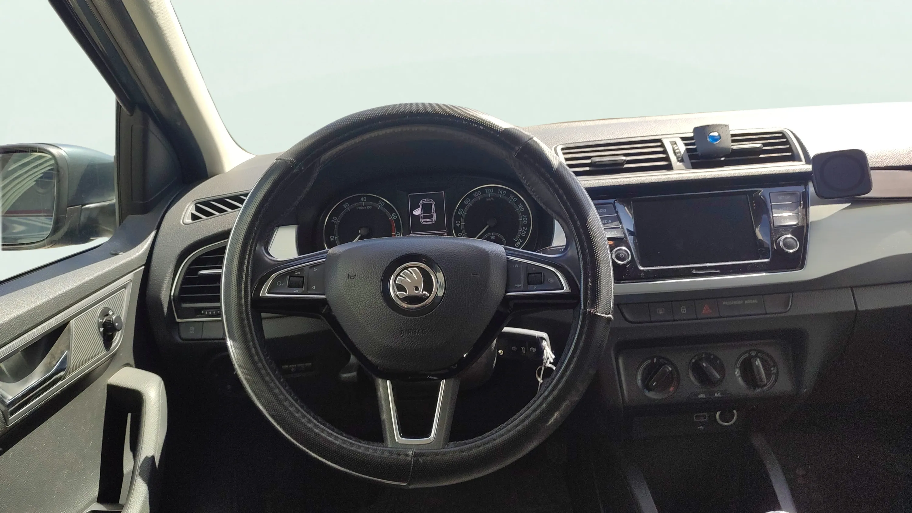 Škoda Fabia 1.0 TSI Active - foto 8