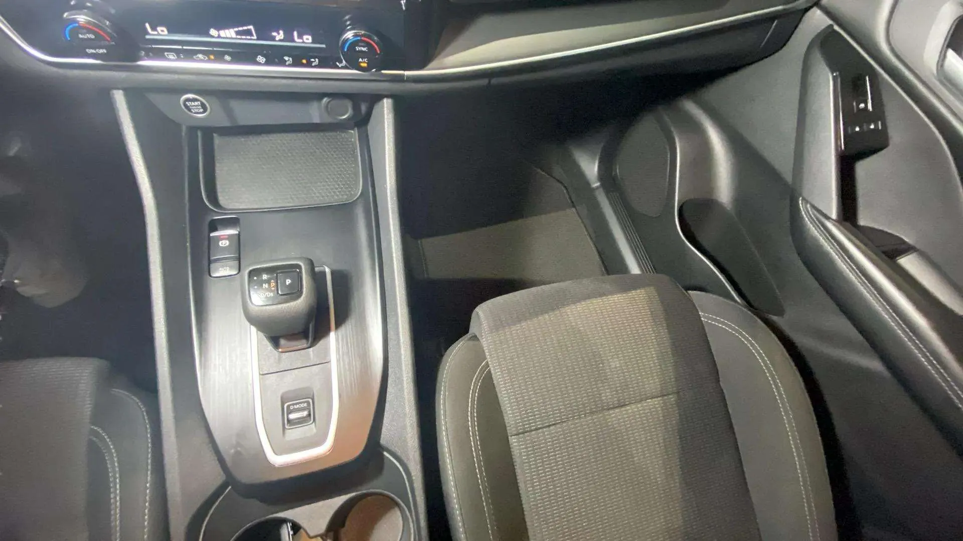 Nissan Qashqai DIG-T mHEV 4x2 Acenta - foto 31