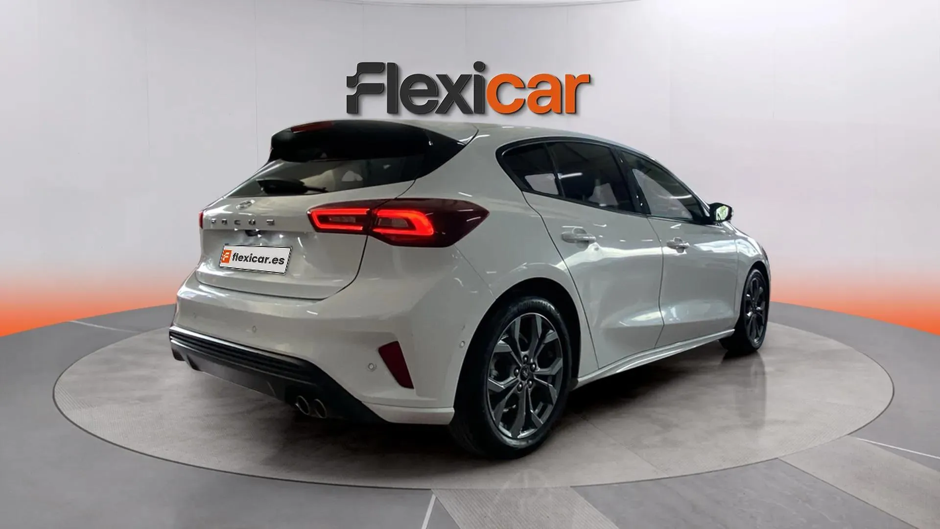 Ford Focus 1.0 EcoBoost MHEV ST-Line - foto 7