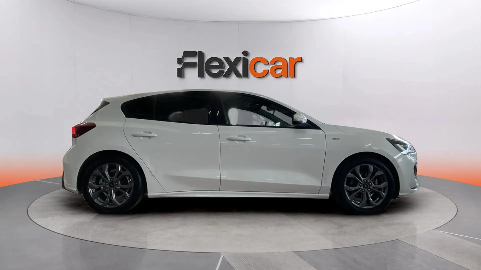 Ford Focus 1.0 EcoBoost MHEV ST-Line - foto 8