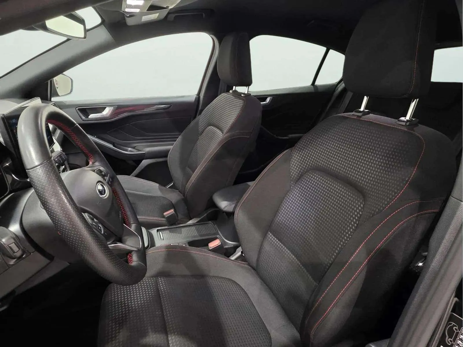 Ford Focus 1.0 EcoBoost MHEV ST-Line - foto 10