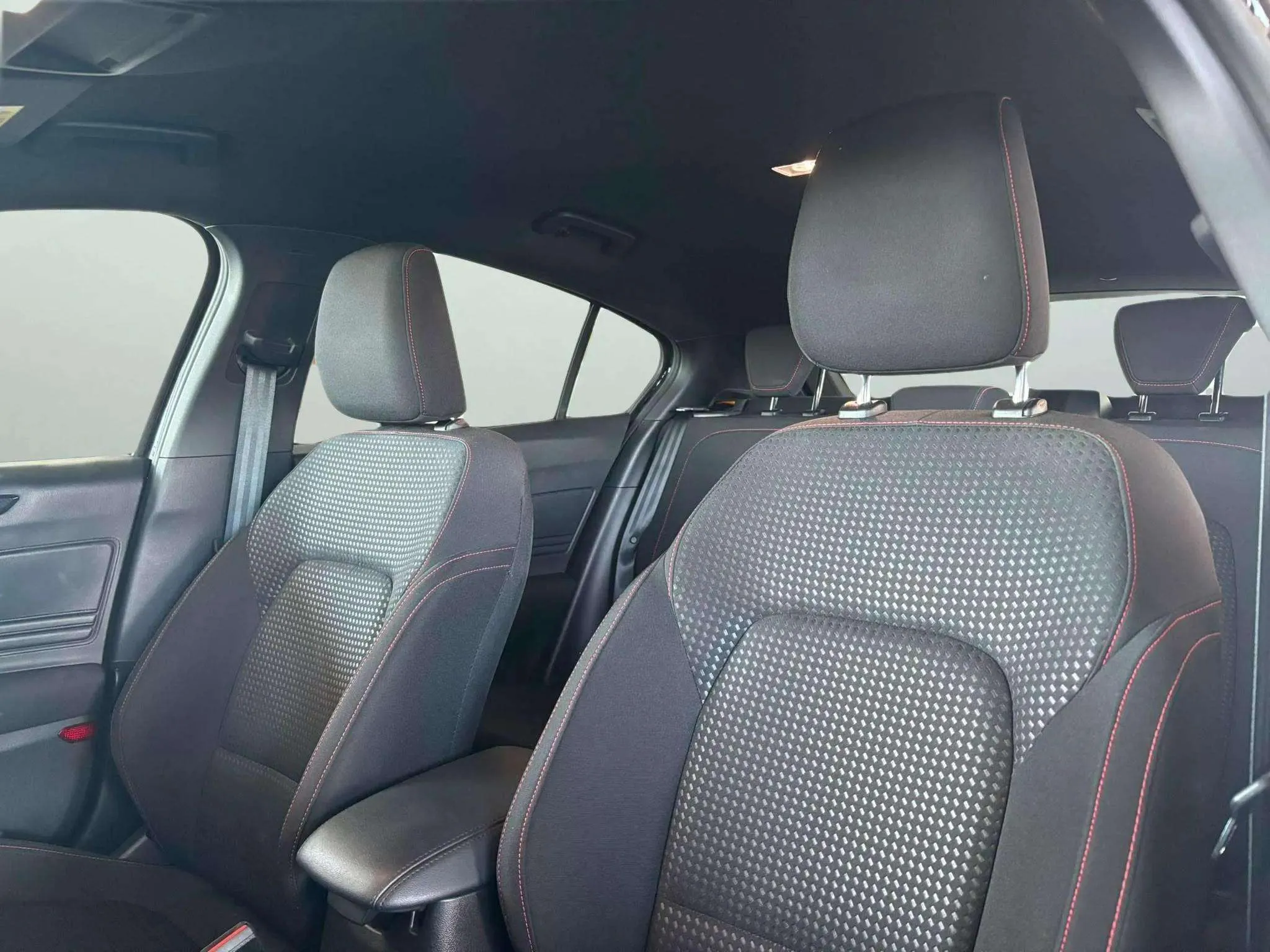 Ford Focus 1.0 EcoBoost MHEV ST-Line - foto 12