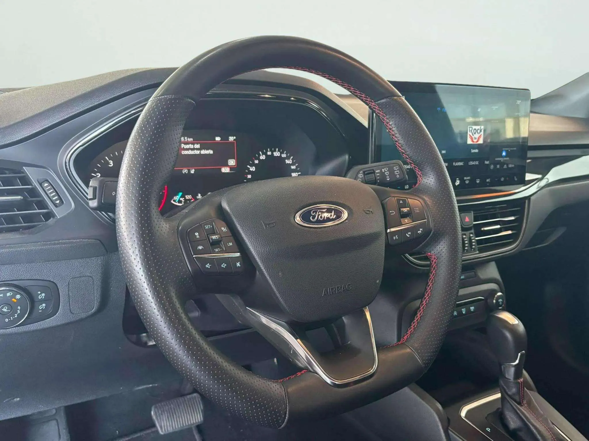 Ford Focus 1.0 EcoBoost MHEV ST-Line - foto 6