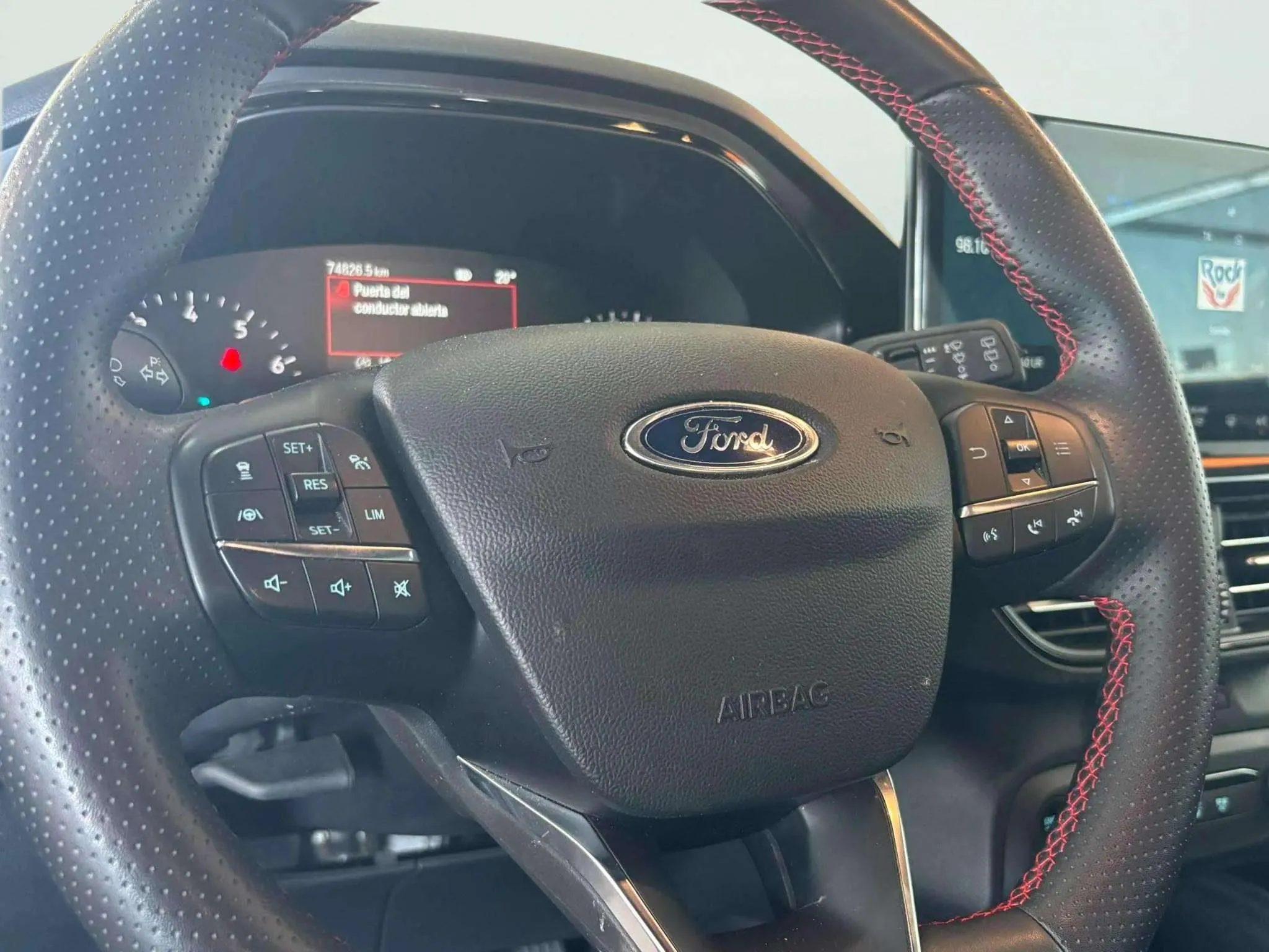 Ford Focus 1.0 EcoBoost MHEV ST-Line - foto 7