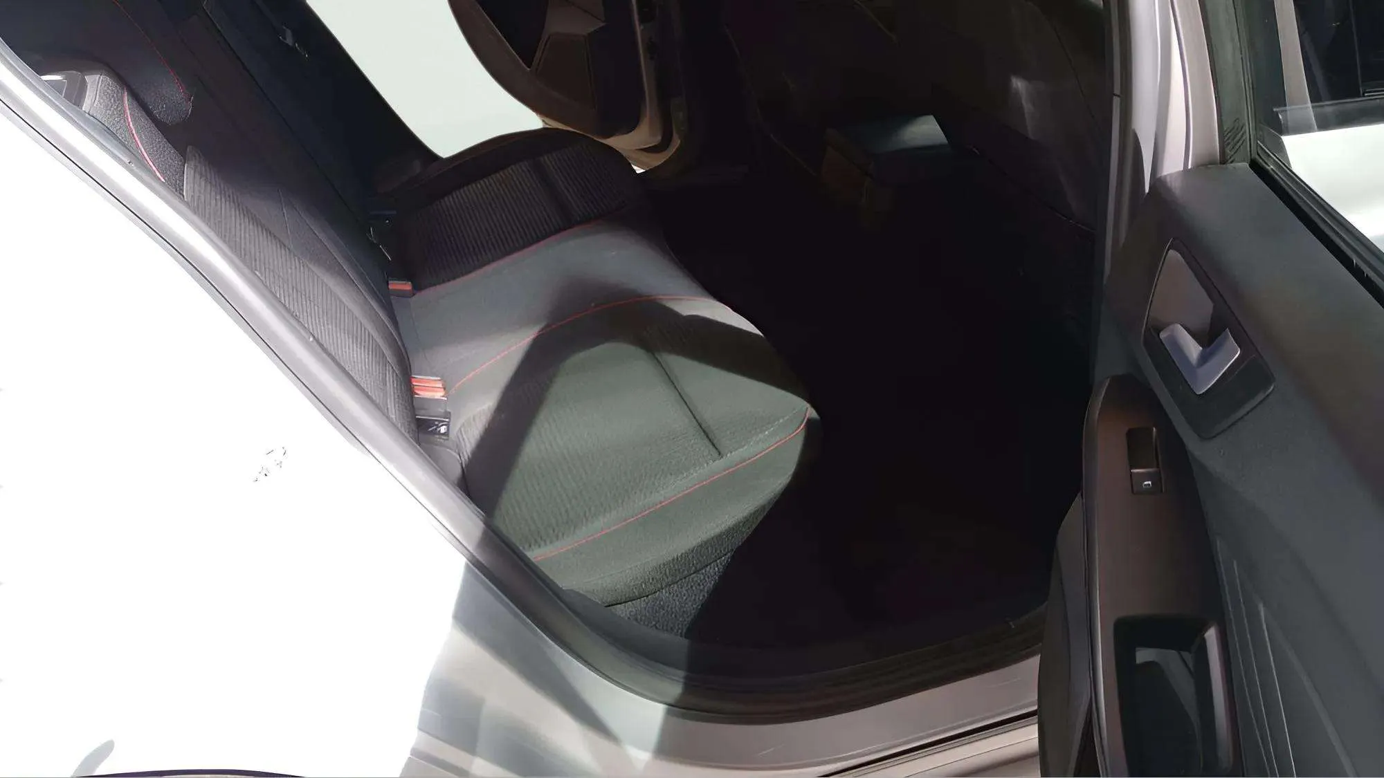 Ford Focus 1.0 EcoBoost MHEV ST-Line - foto 7