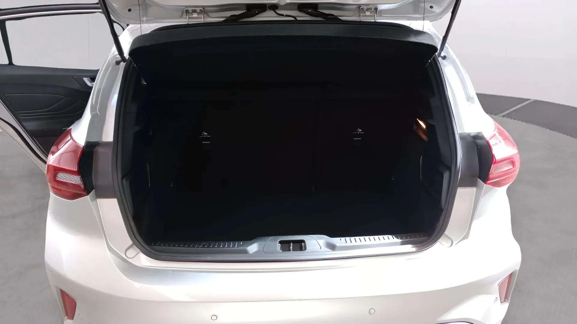 Ford Focus 1.0 EcoBoost MHEV ST-Line - foto 11