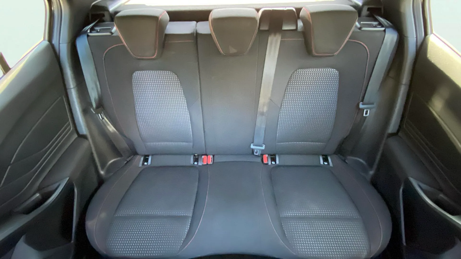 Ford Focus 1.0 EcoBoost MHEV ST-Line - foto 15