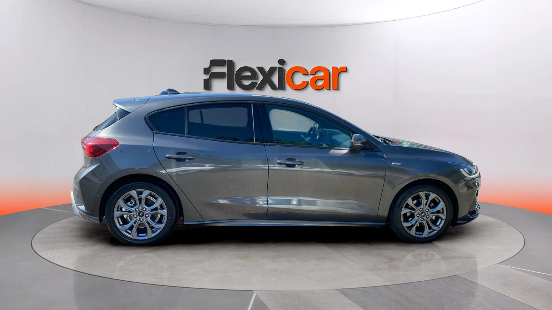 Ford Focus 1.0 EcoBoost MHEV ST-Line - foto 7