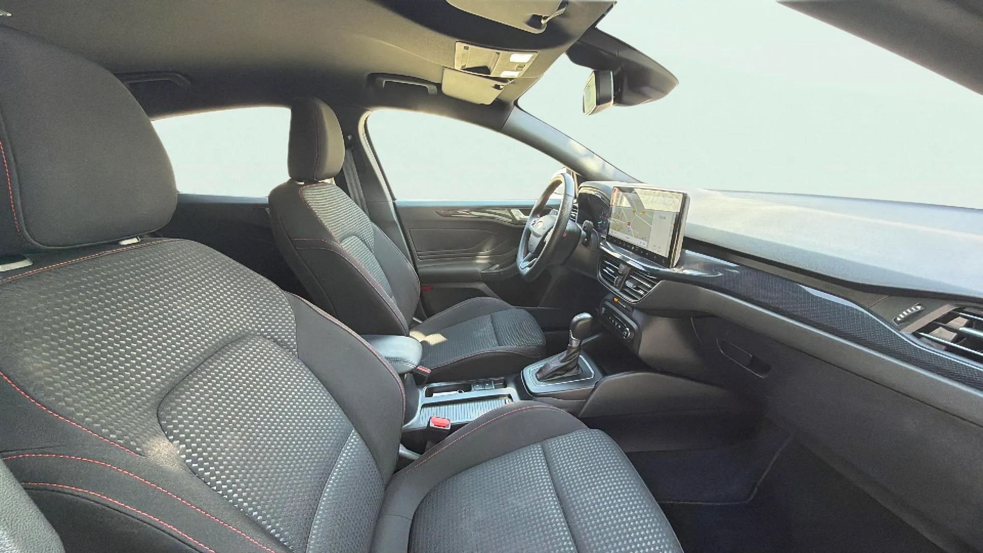 Ford Focus 1.0 EcoBoost MHEV ST-Line - foto 17