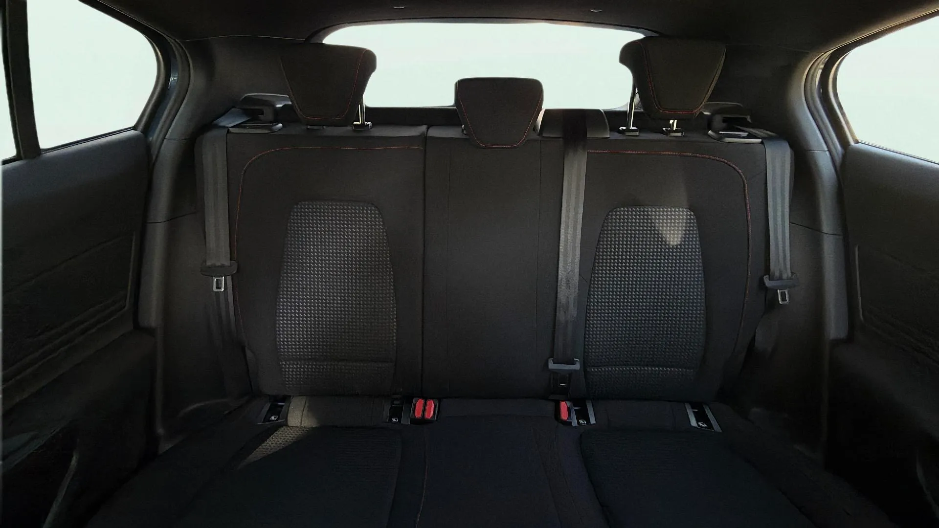 Ford Focus 1.0 EcoBoost MHEV ST-Line - foto 19