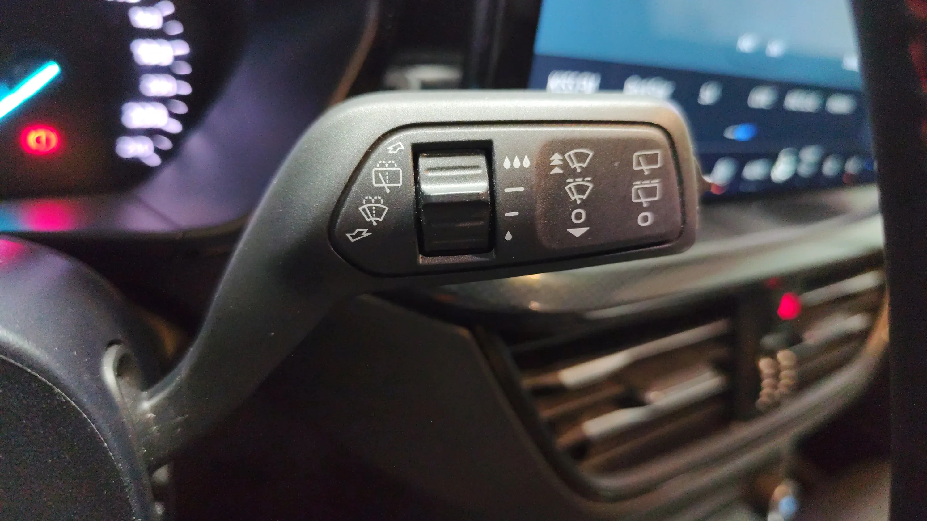 Ford Focus 1.0 EcoBoost MHEV ST-Line - foto 14