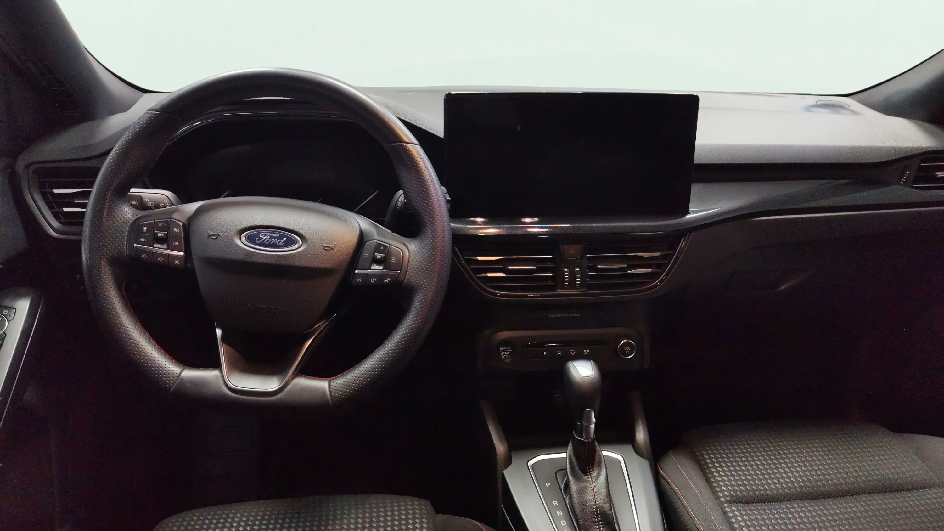 Ford Focus 1.0 EcoBoost MHEV ST-Line - foto 12