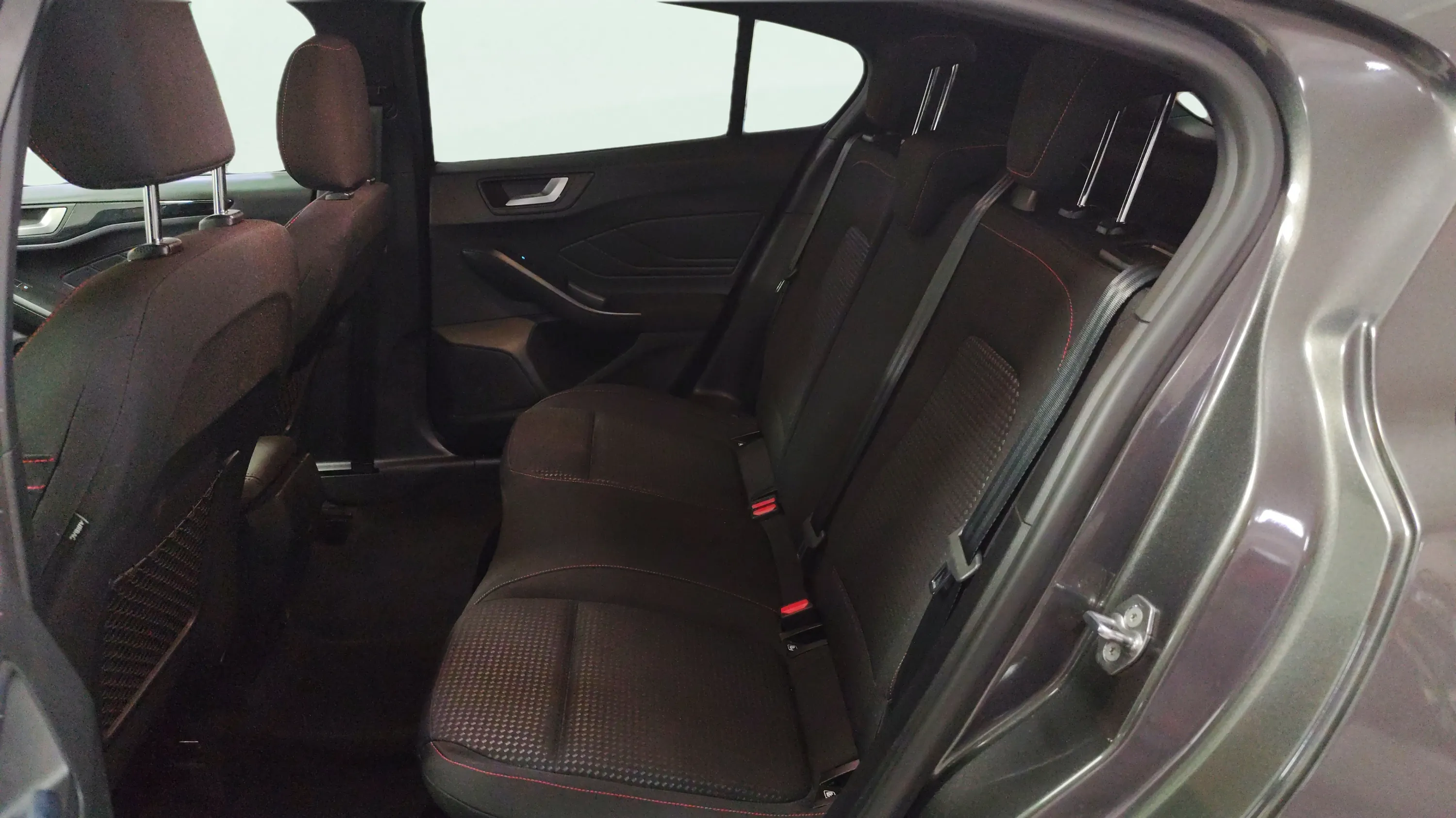 Ford Focus 1.0 EcoBoost MHEV ST-Line - foto 21