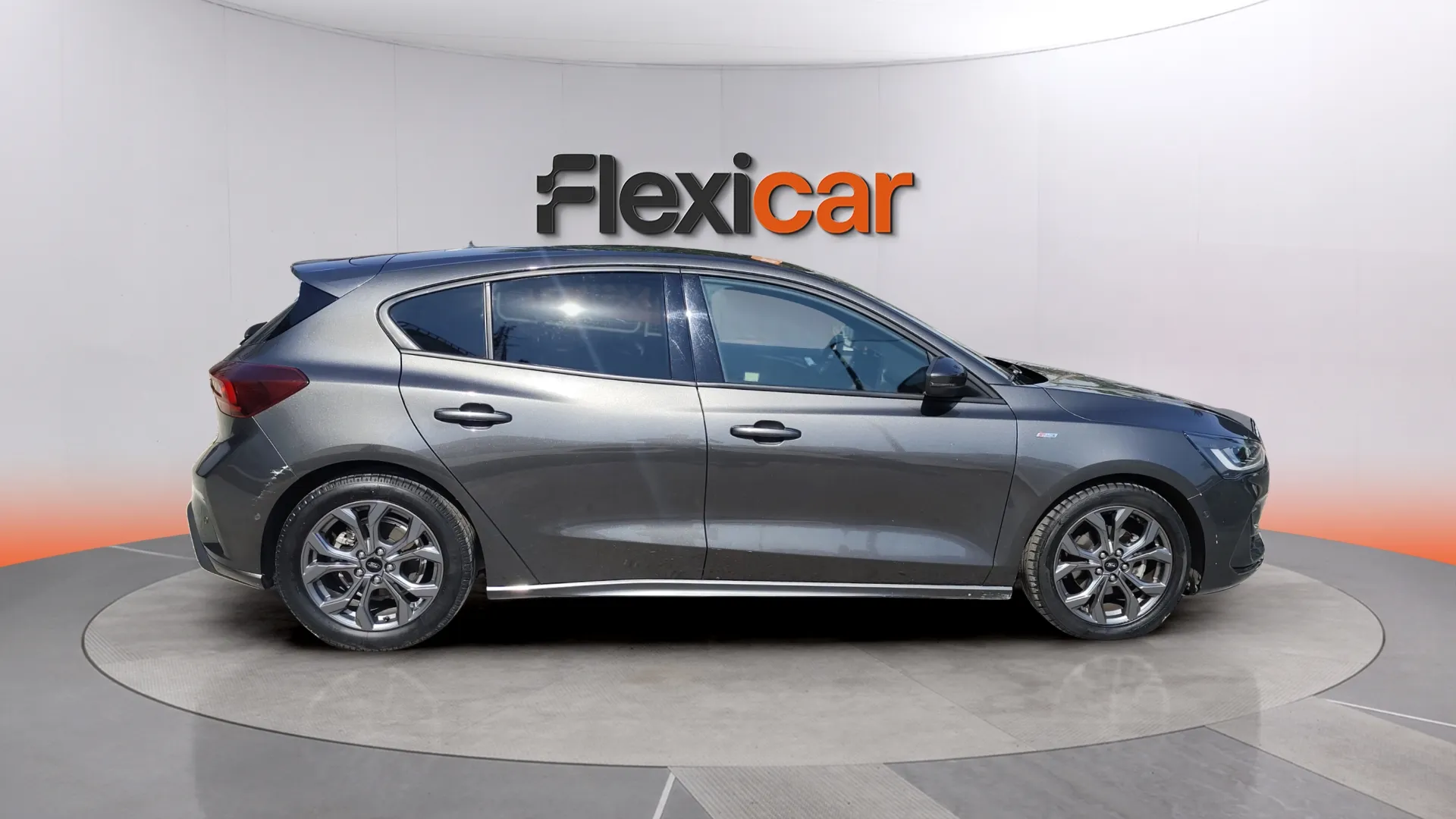 Ford Focus 1.0 EcoBoost MHEV ST-Line - foto 5