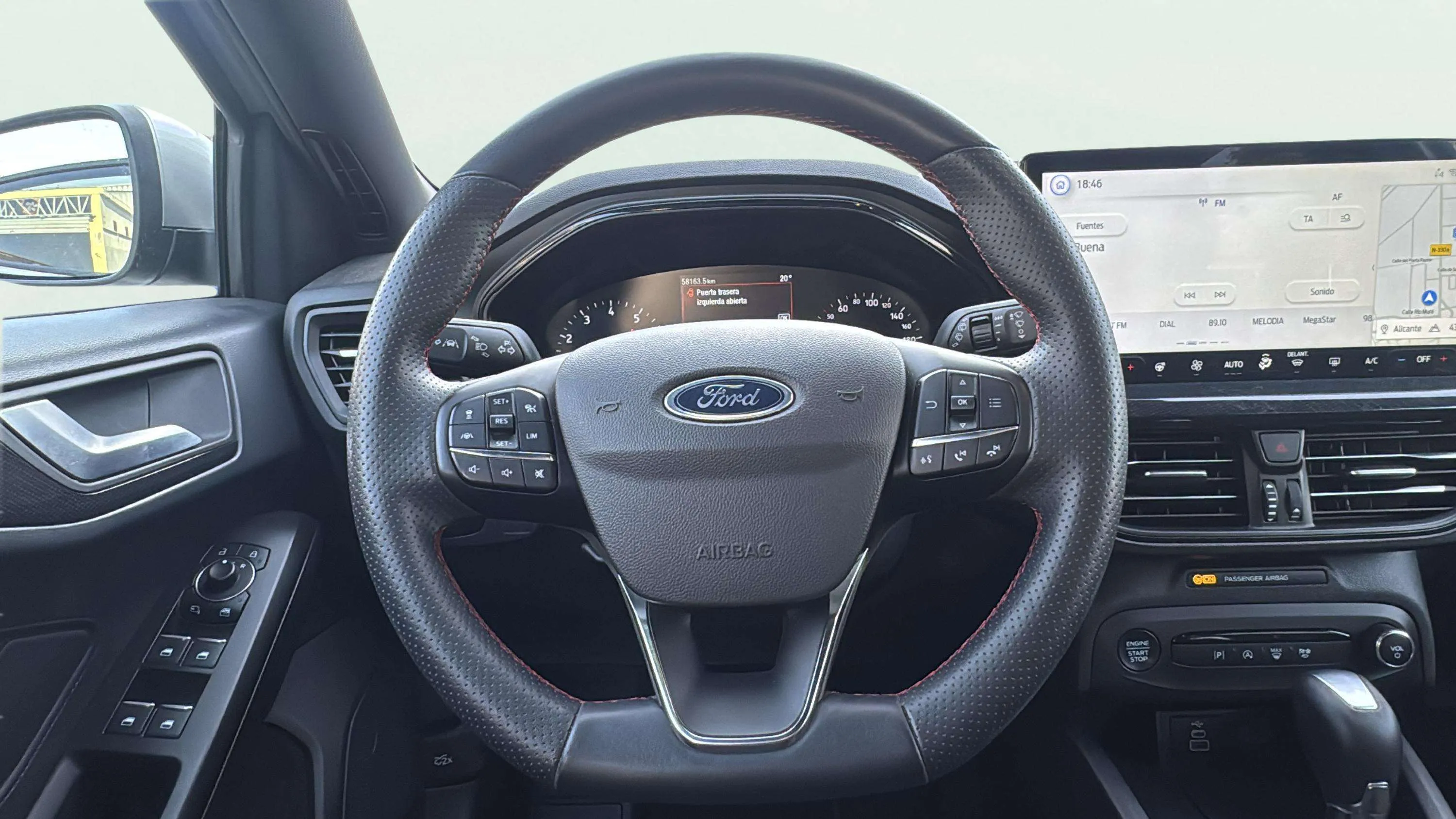 Ford Focus 1.0 EcoBoost MHEV ST-Line - foto 15