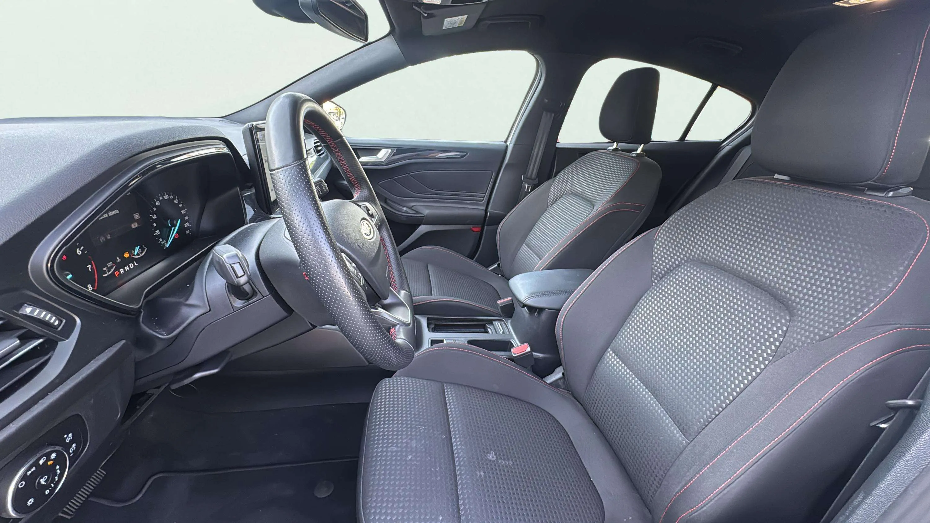 Ford Focus 1.0 EcoBoost MHEV ST-Line - foto 20
