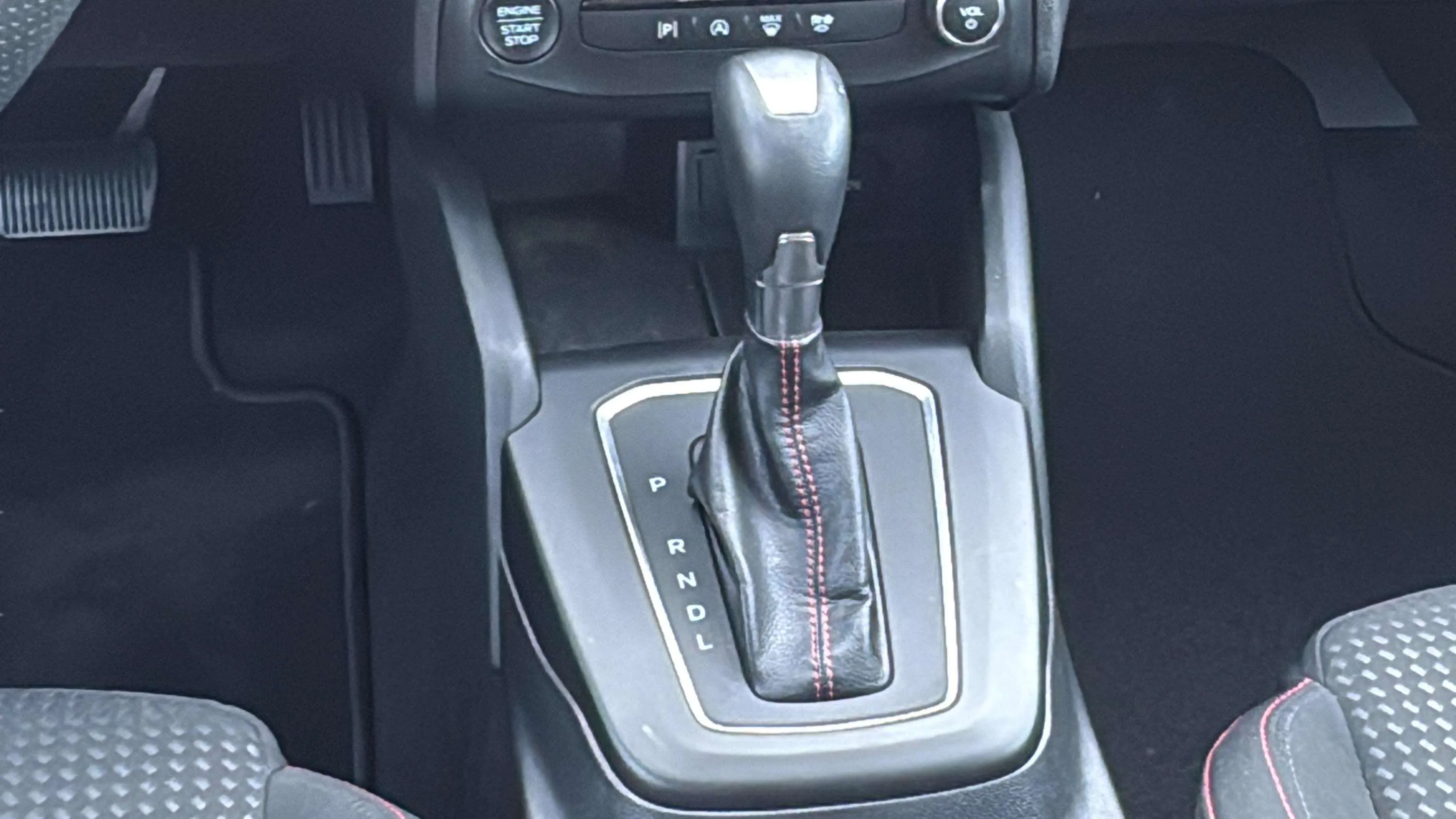Ford Focus 1.0 EcoBoost MHEV ST-Line - foto 19