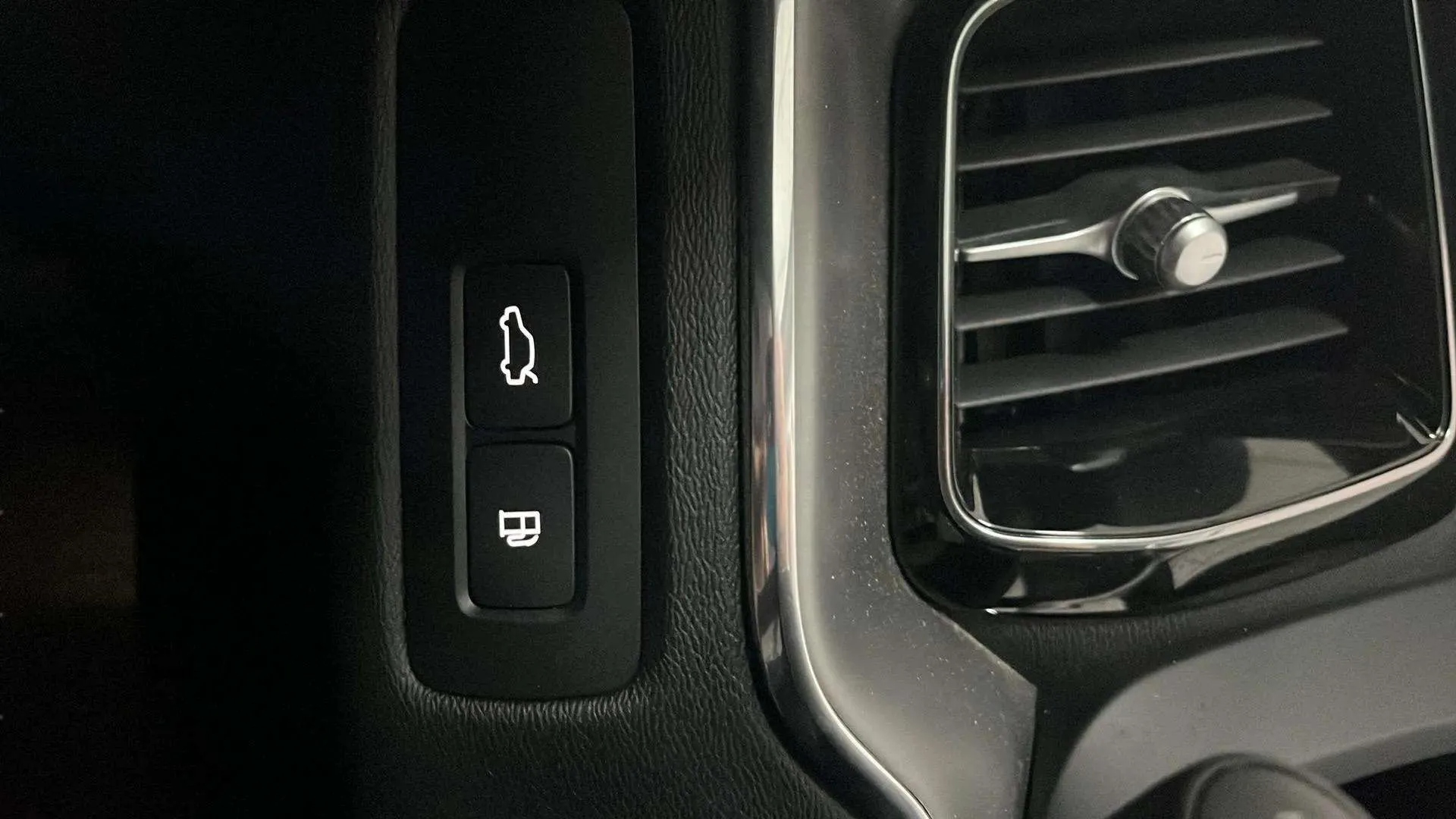 Volvo XC60 2.0 T6 AWD Recharge Core - foto 19