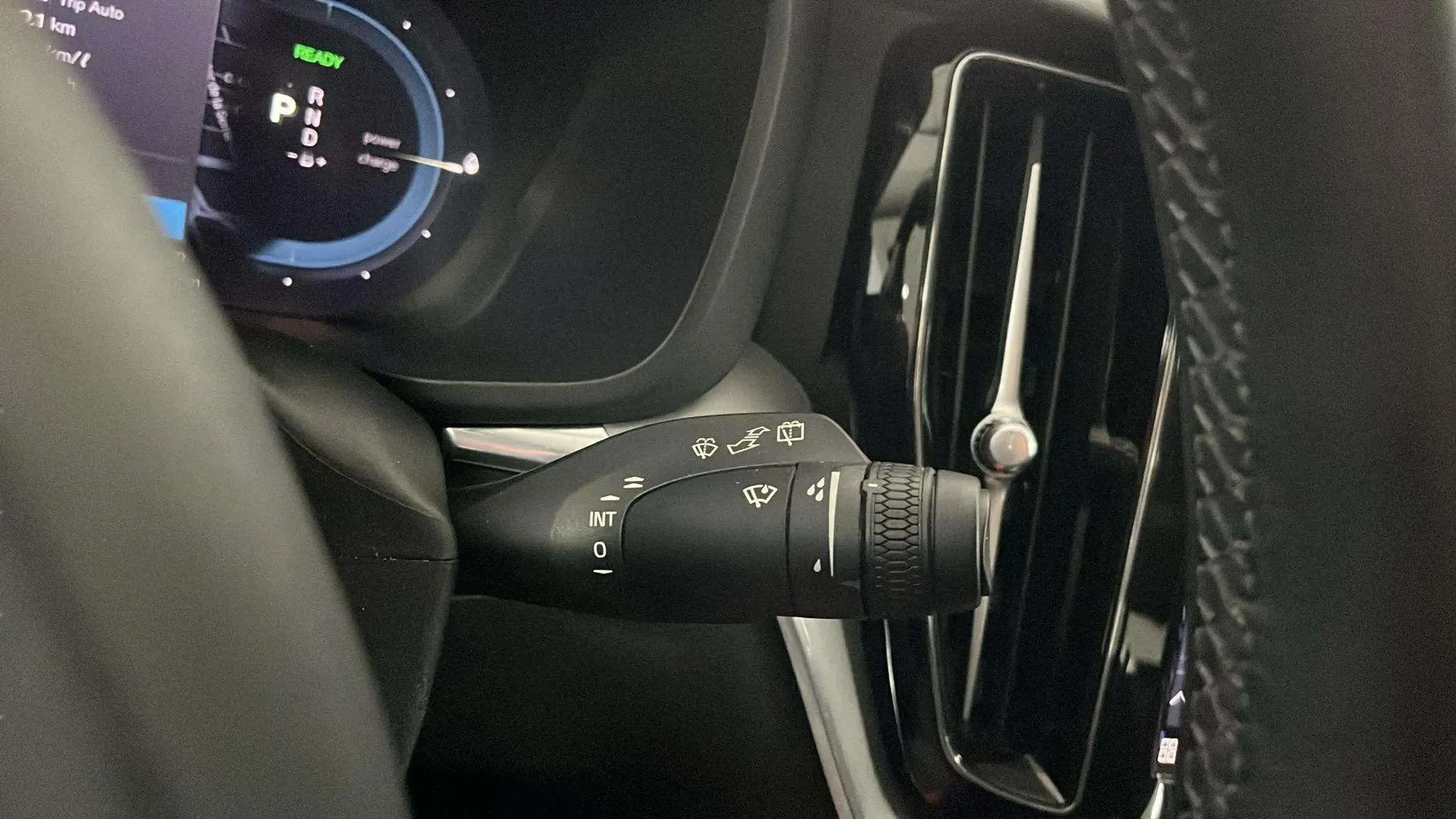 Volvo XC60 2.0 T6 AWD Recharge Core - foto 14