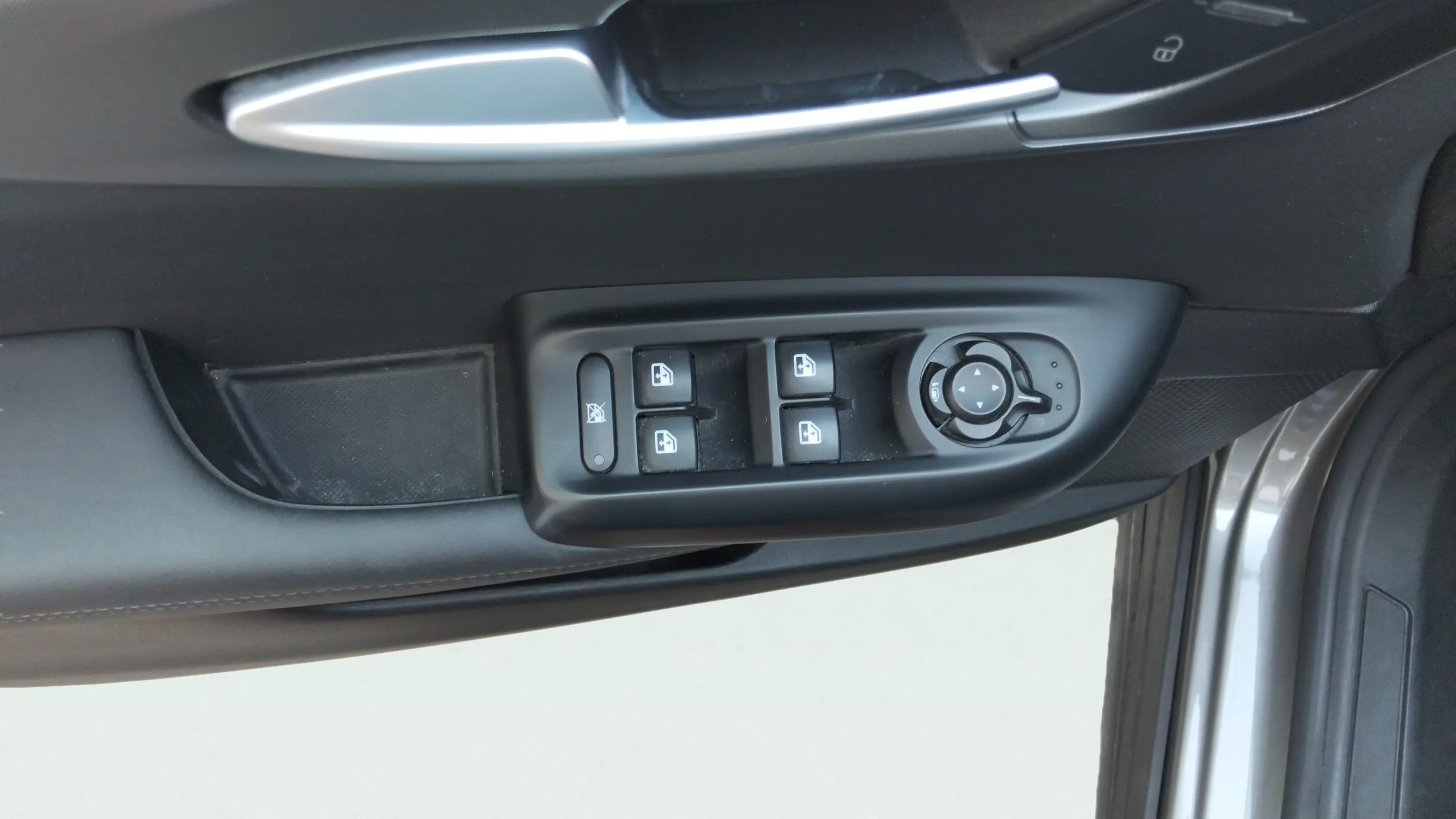 Alfa Romeo Tonale 1 - foto 24