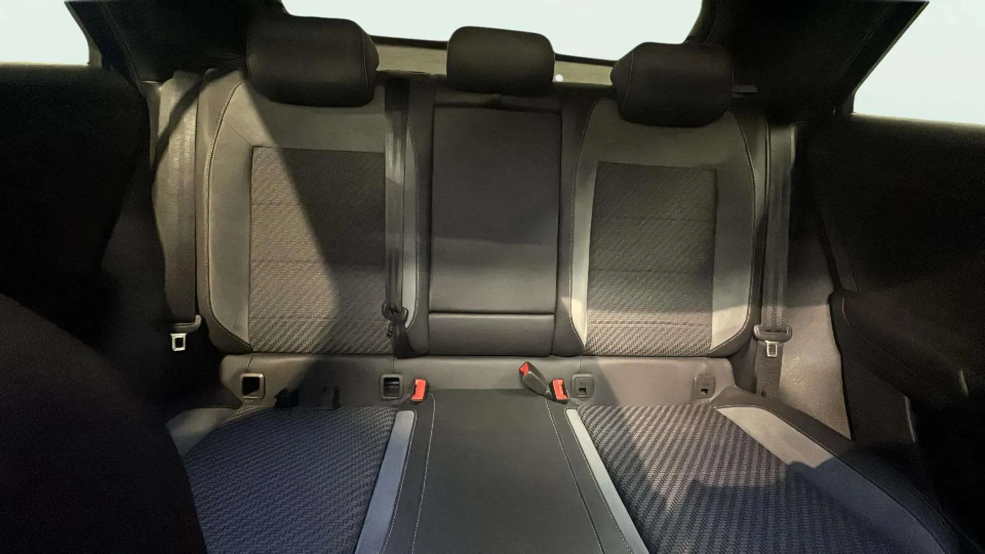 Volkswagen T-Roc R 2.0 TSI 4Motion DSG - foto 21