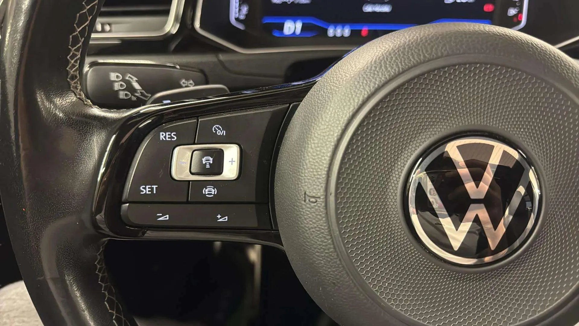Volkswagen T-Roc R 2.0 TSI 4Motion DSG - foto 15