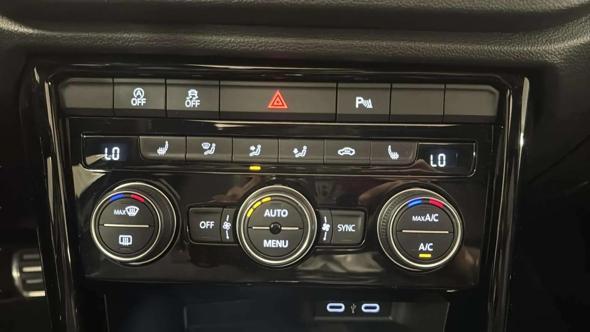 Volkswagen T-Roc R 2.0 TSI 4Motion DSG - foto 13