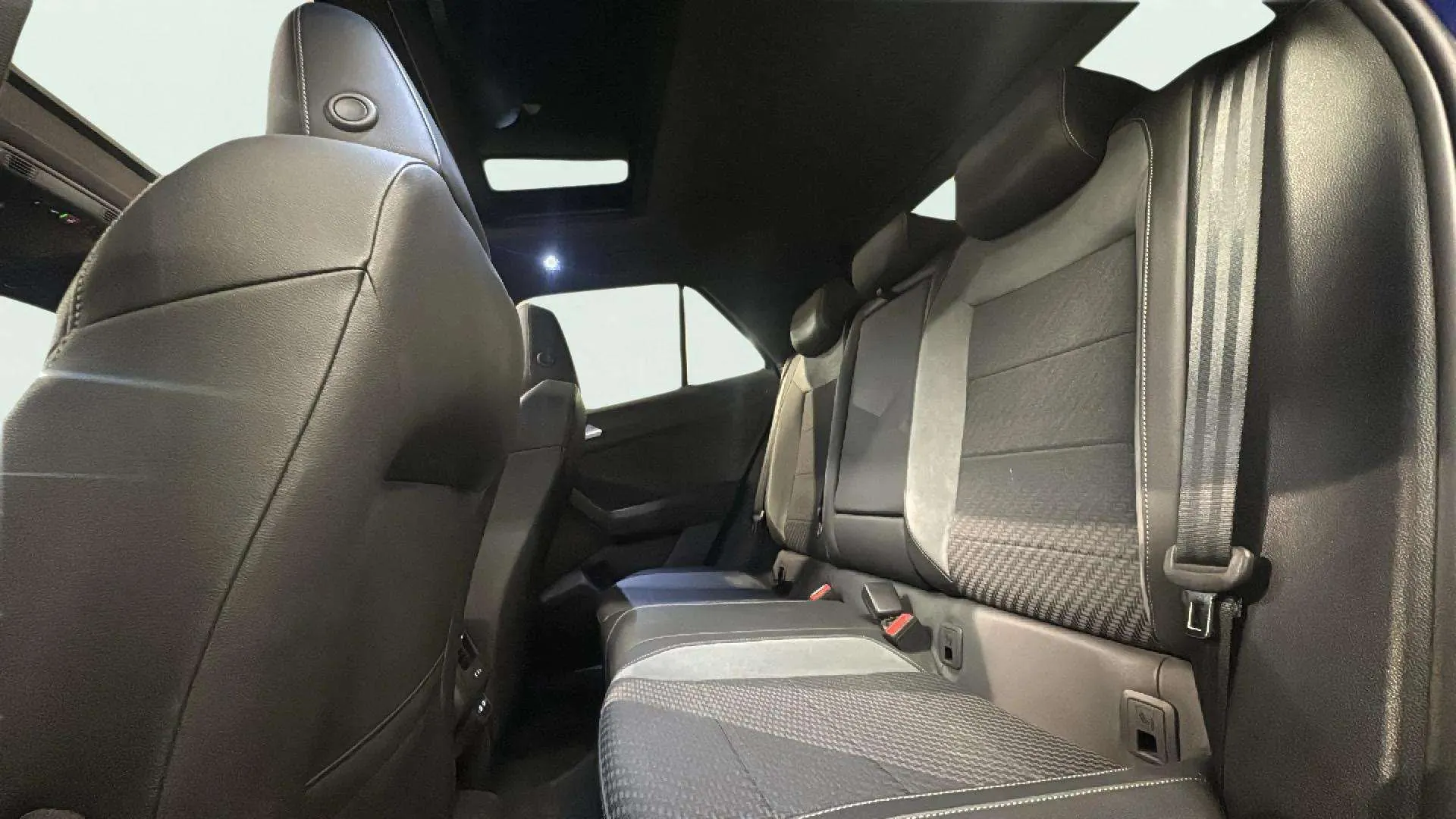 Volkswagen T-Roc R 2.0 TSI 4Motion DSG - foto 20