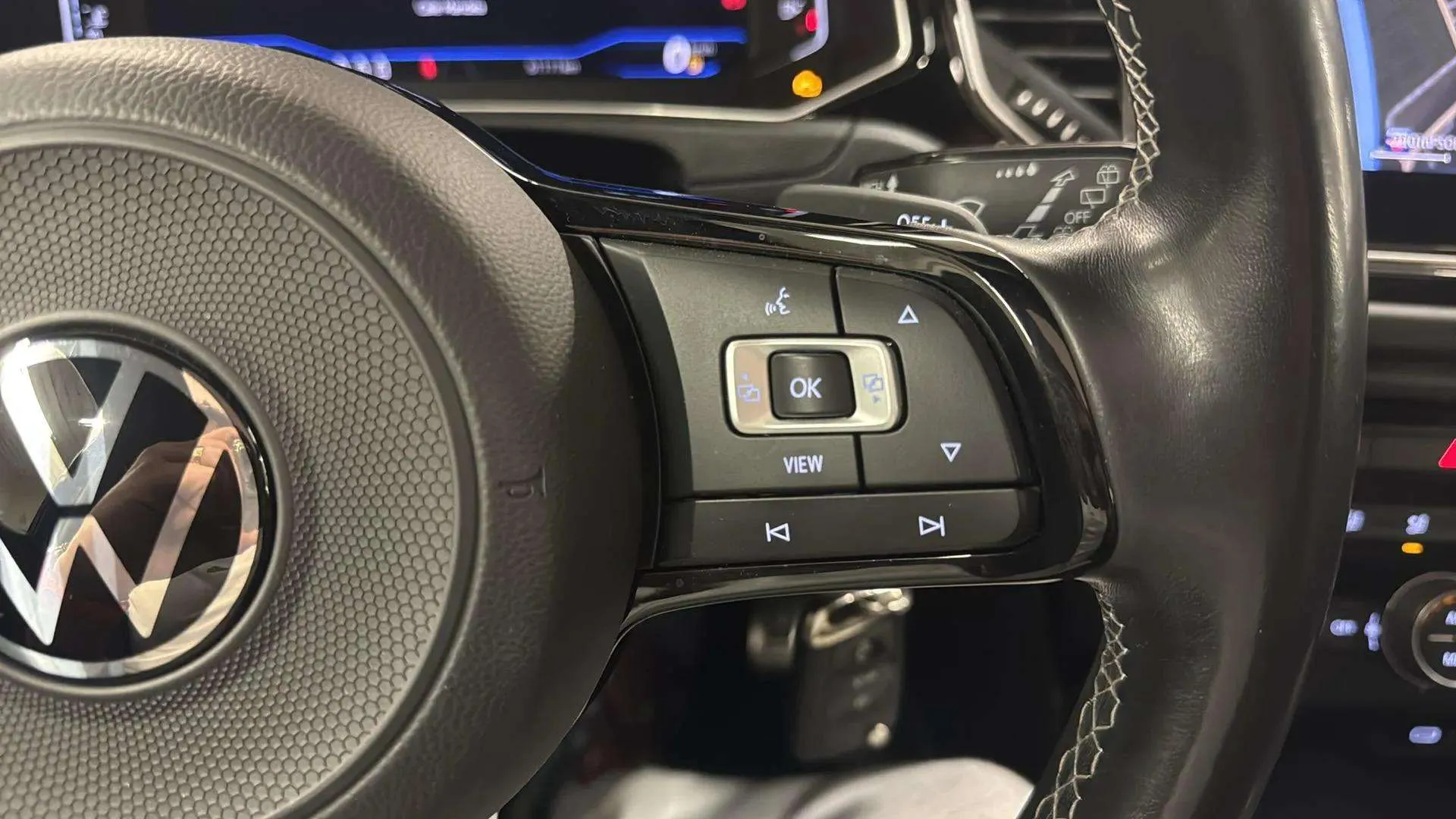 Volkswagen T-Roc R 2.0 TSI 4Motion DSG - foto 16