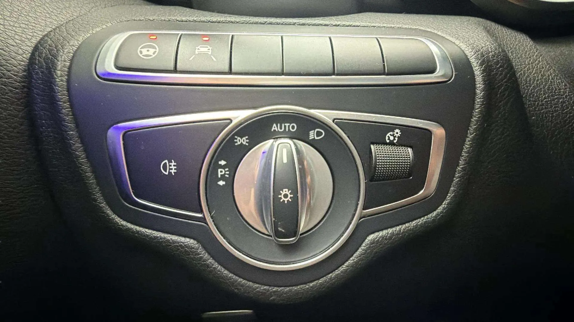 Mercedes-Benz Clase C C 300 e - foto 19