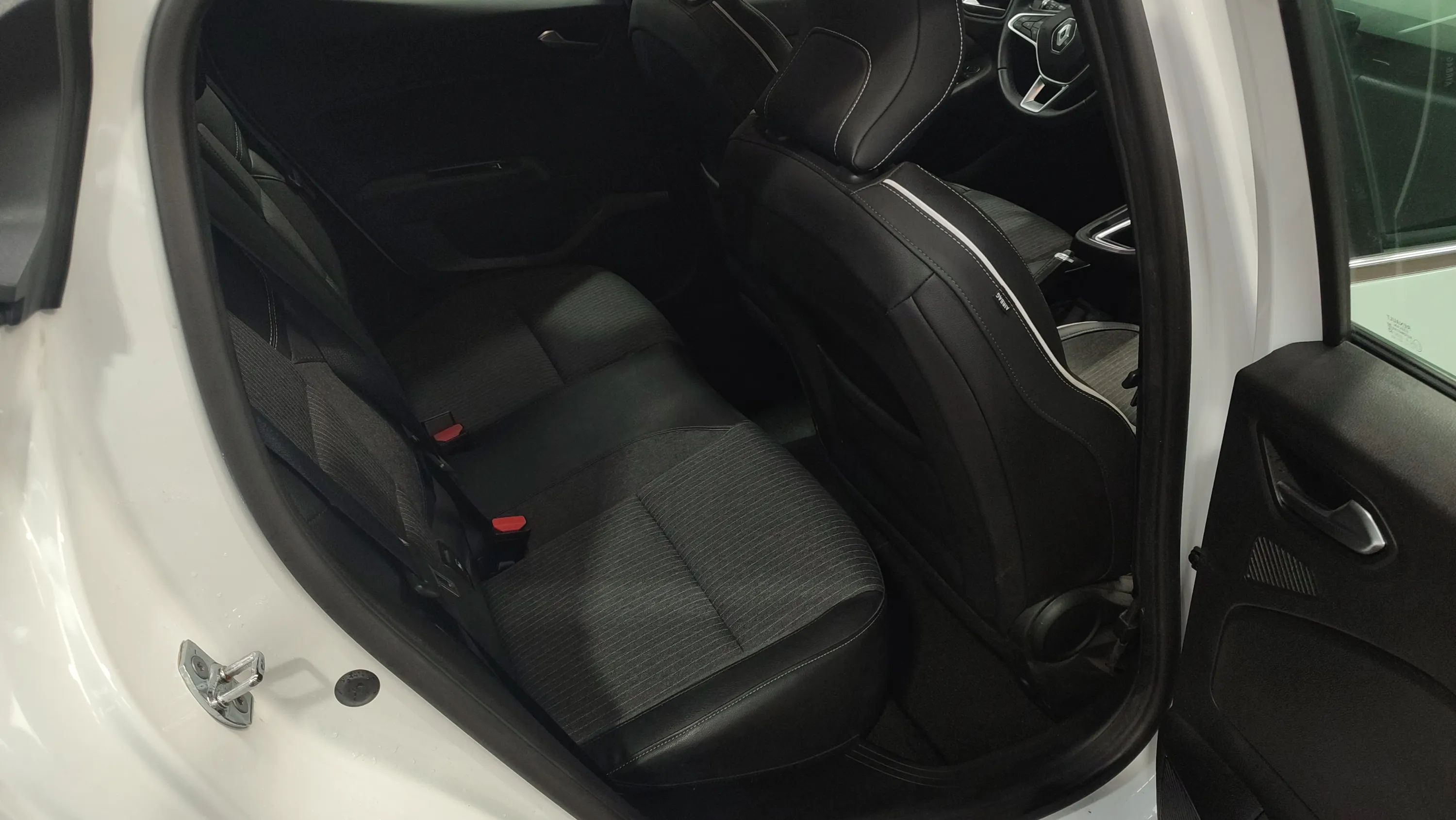 Renault Clio Zen TCe - foto 20