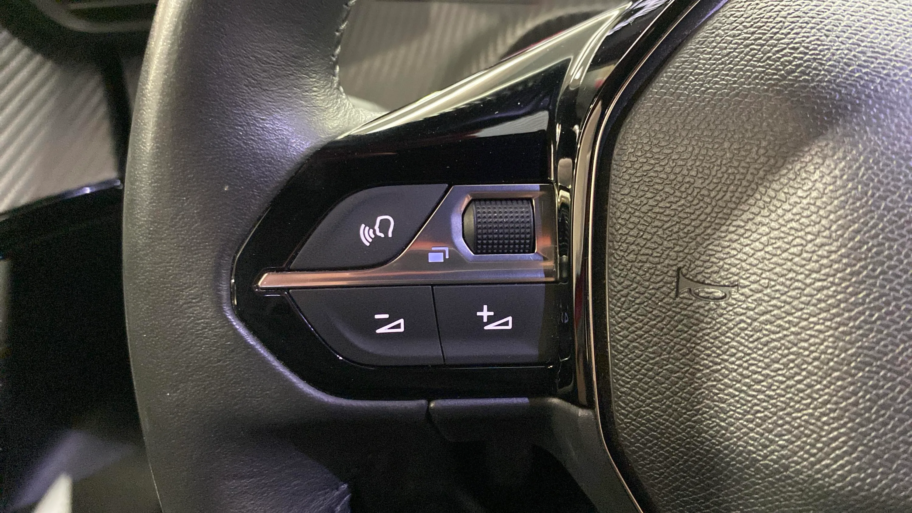 Peugeot 2008 Active PureTech 100 - foto 18
