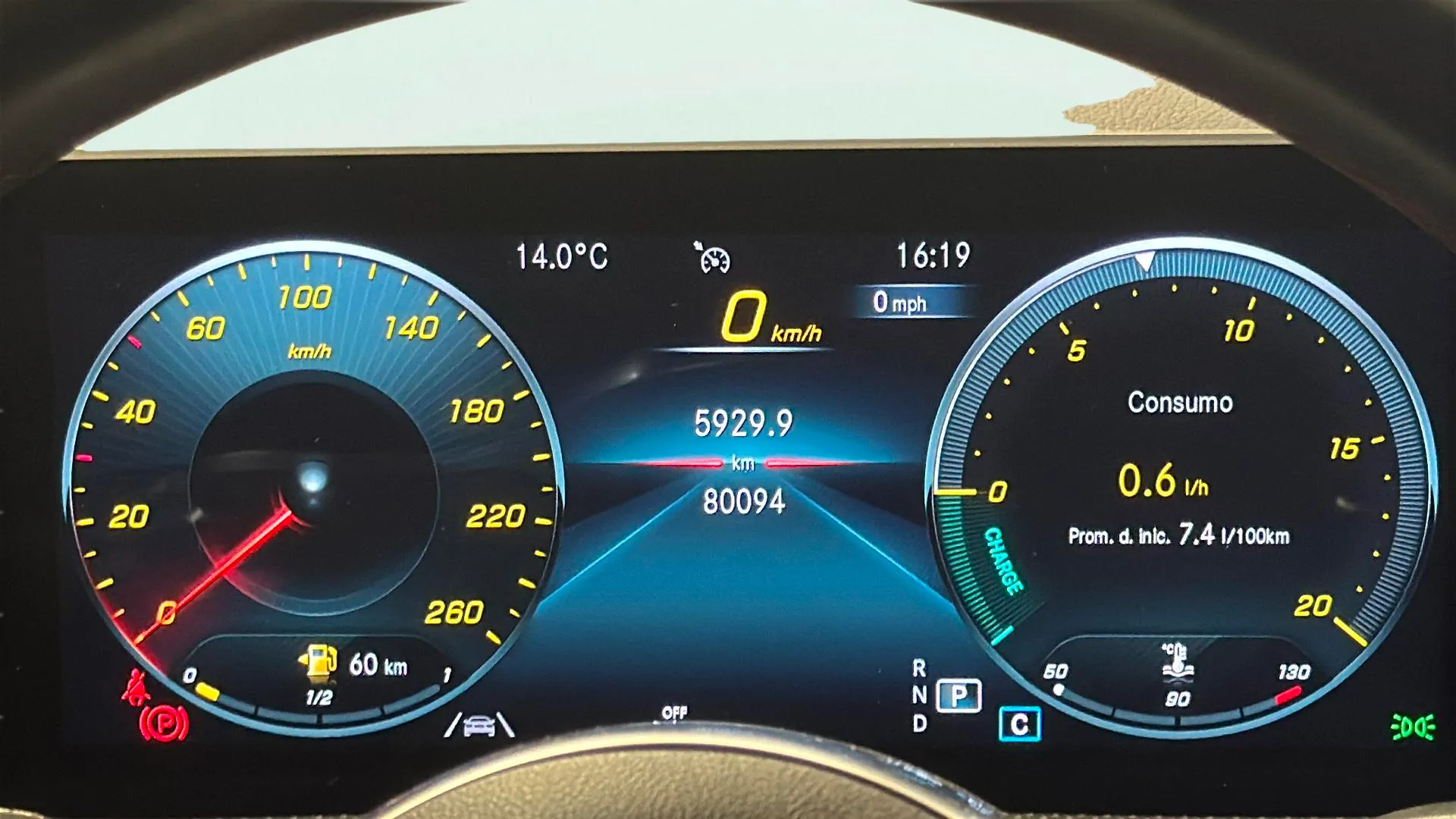 Mercedes-Benz CLA 200 D 4MATIC DCT - foto 16