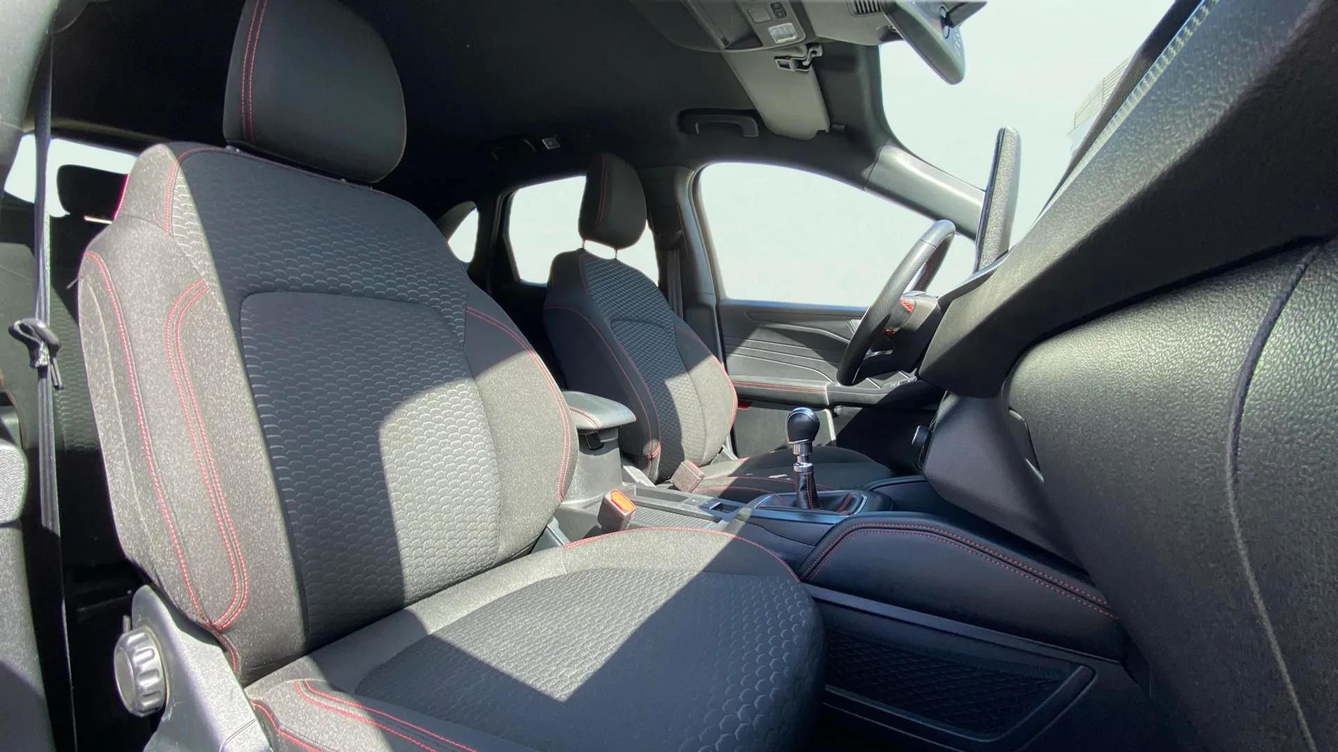 Ford Kuga ST-Line 1.5T EcoBoost - foto 13