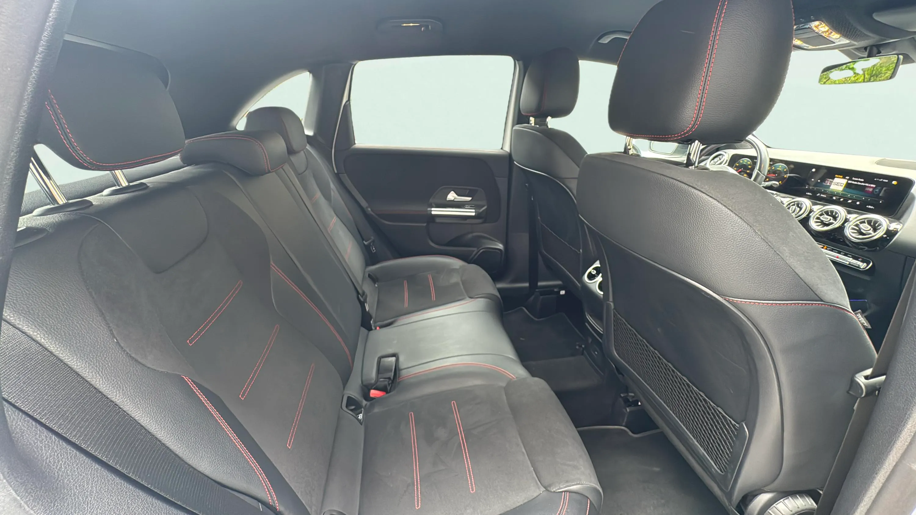 Mercedes-Benz Clase B B 200 d - foto 14