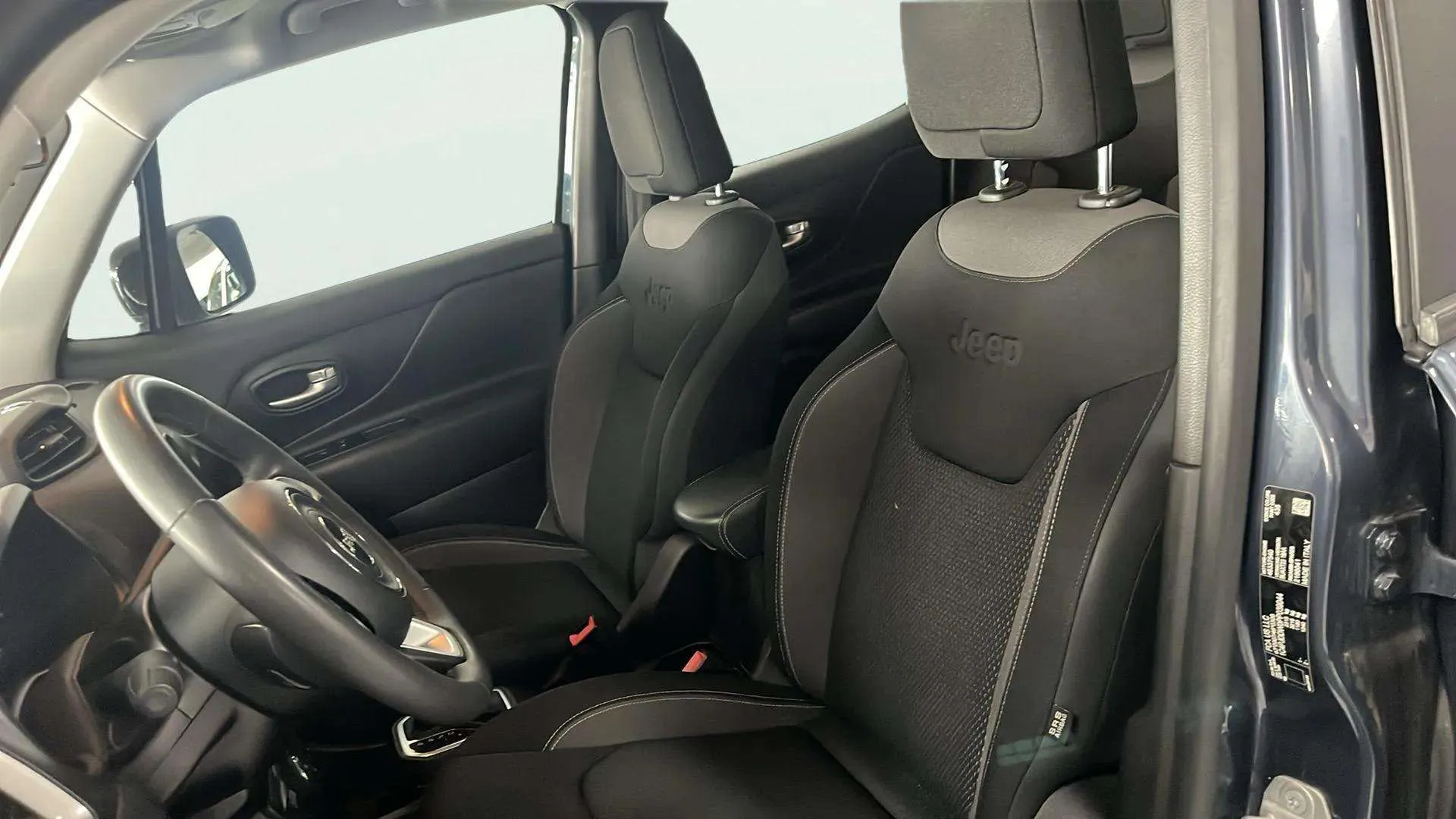 Jeep Renegade eHybrid 1.5 Limited ATX - foto 23