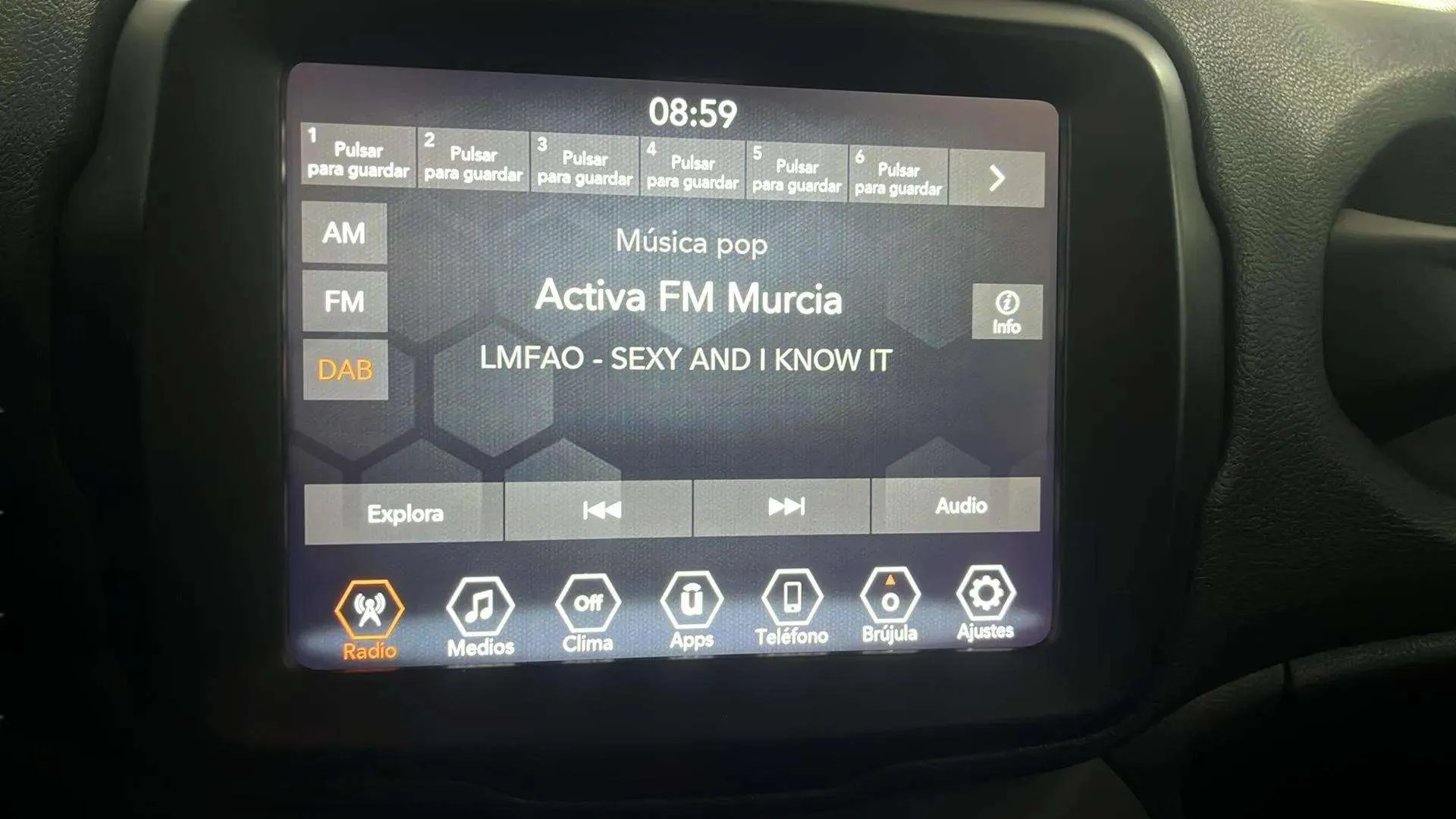 Jeep Renegade eHybrid 1.5 Limited ATX - foto 17
