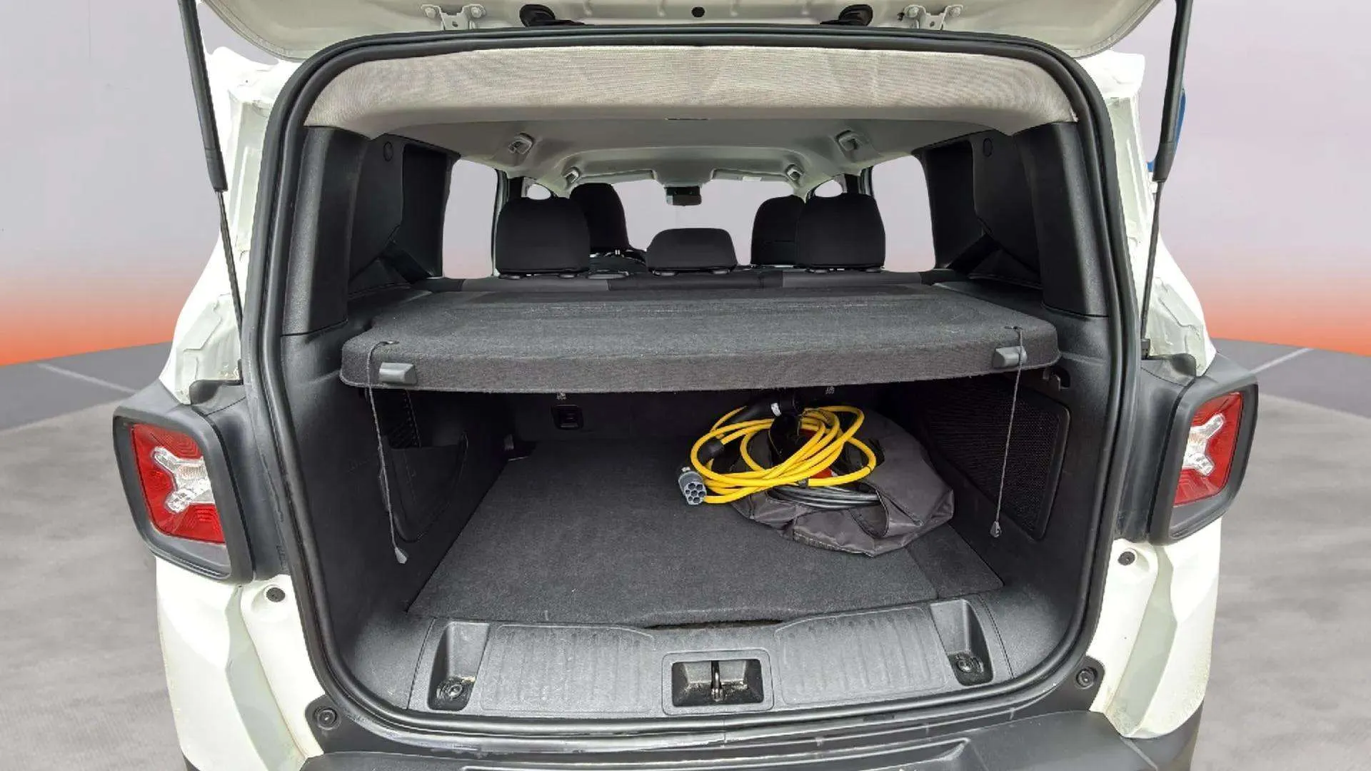 Jeep Renegade 4xe 1.3 PHEV Limited - foto 9